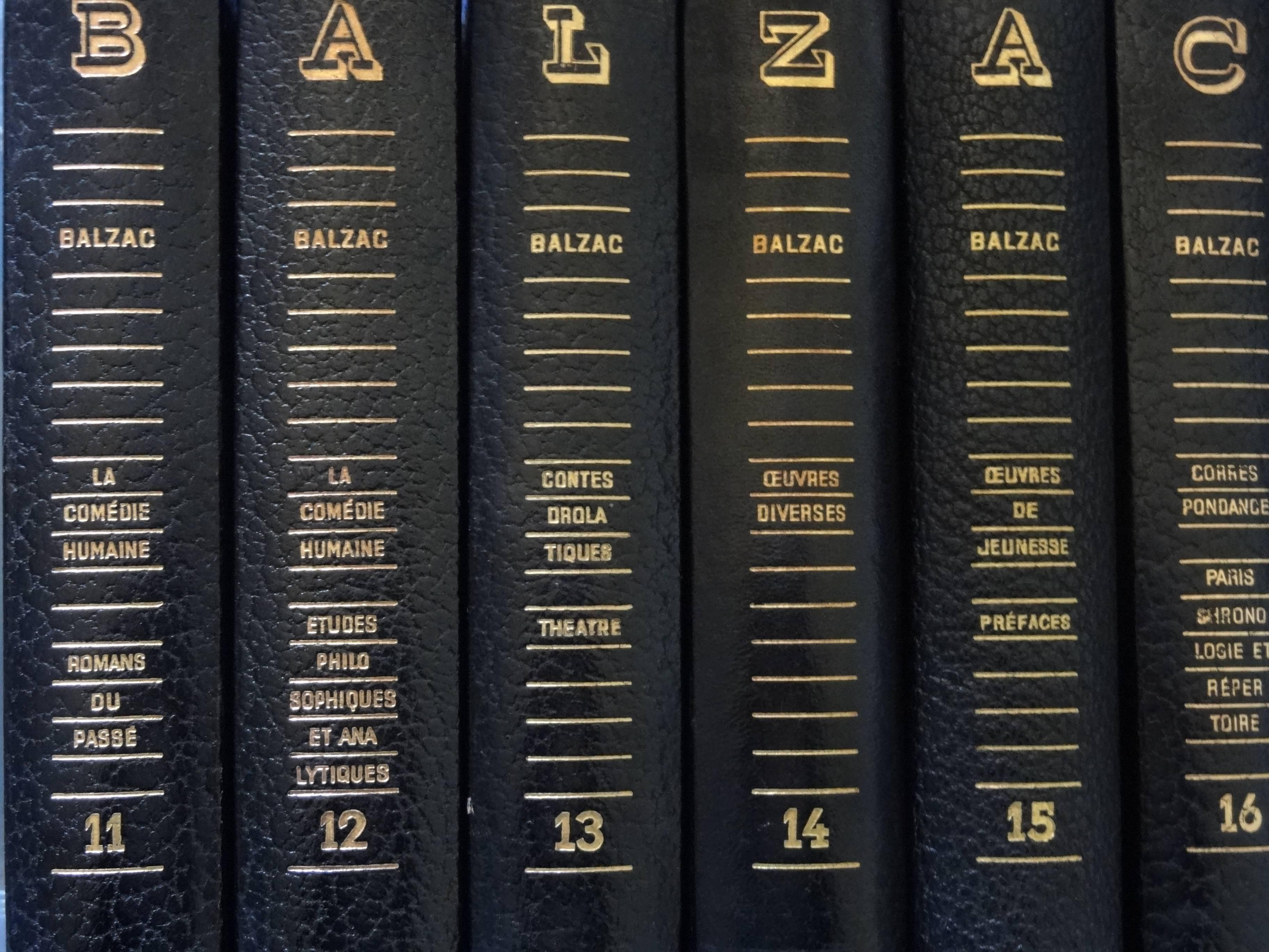 This leather bound edition of the complete work of Balzac is by Le club francais du livre and dates from 1966. Printed on India paper.

As a set the 16 volumes extend to 59 cm. See below for measurements of a single volume.

The set weighs