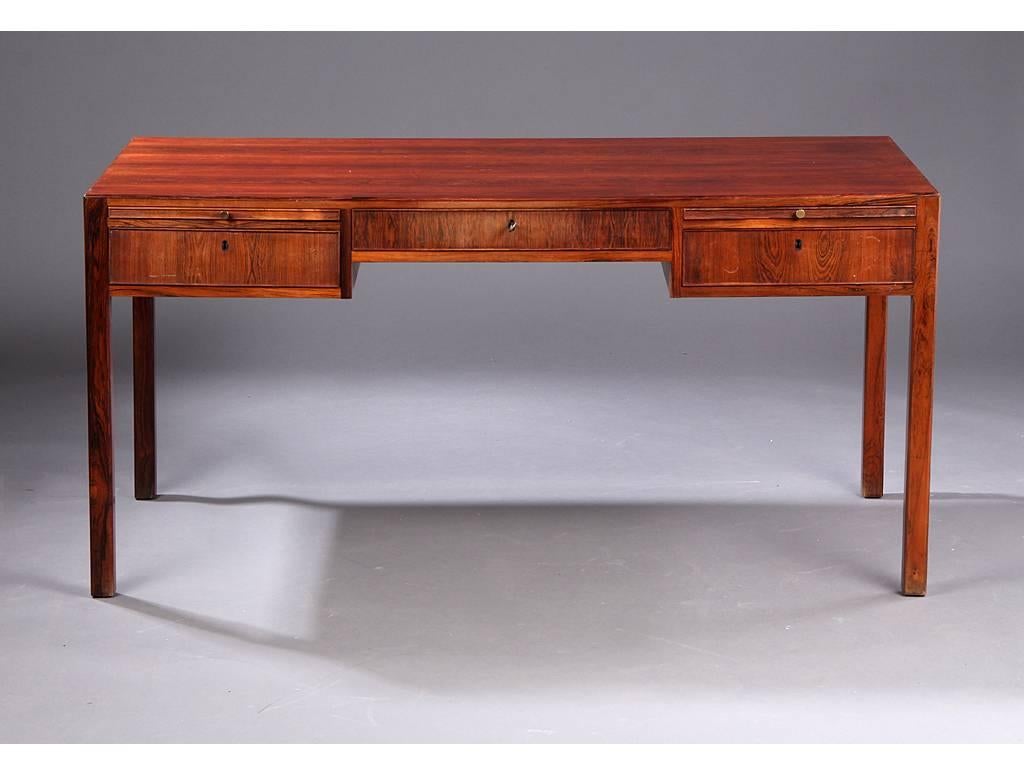 Scandinavian Modern Danish rosewood desk circa 1960s For Sale
