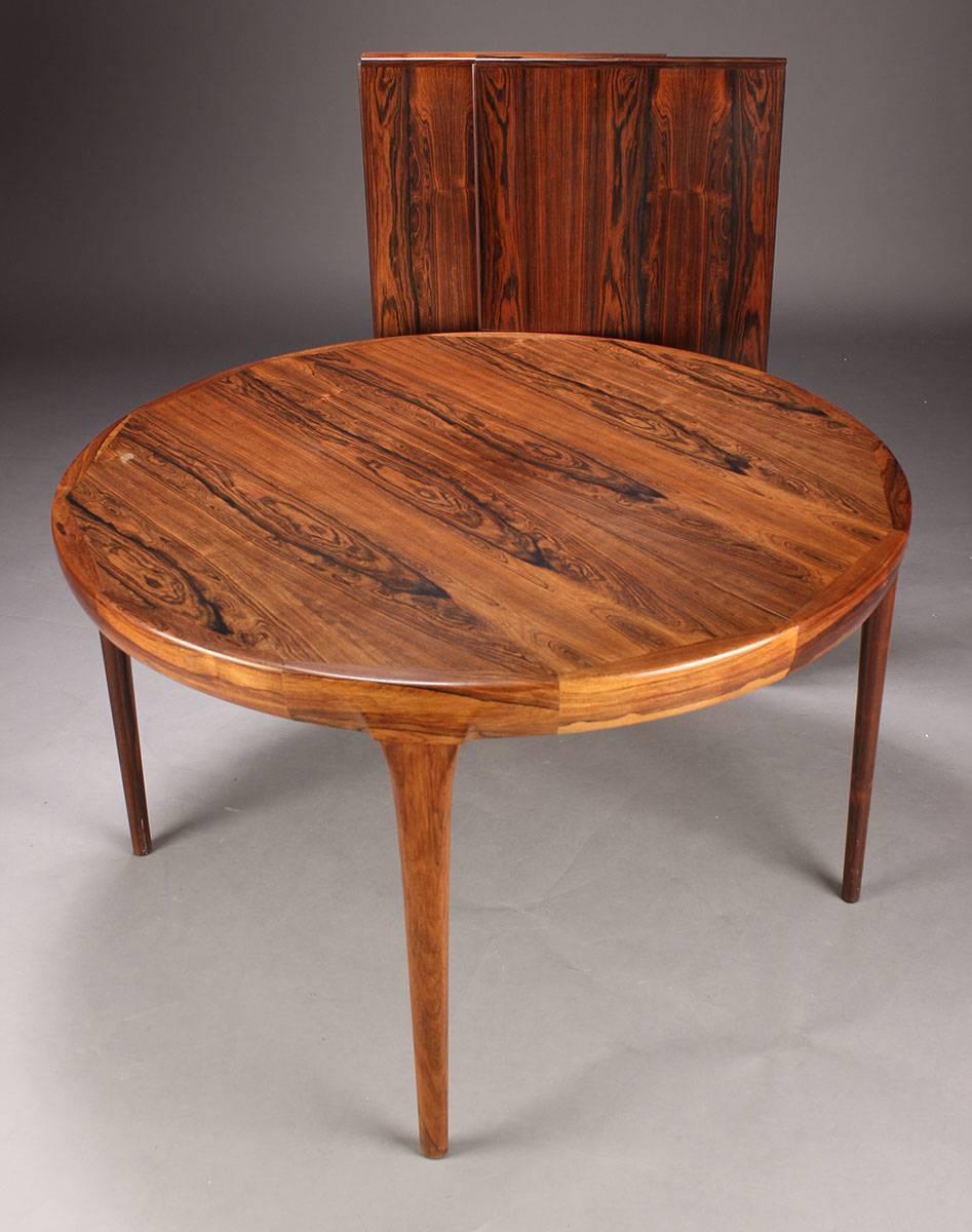 Scandinavian Modern Danish Rosewood Dining Table by Faarup, Round Extending For Sale