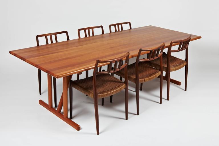 Danish Solid Cherrywood Dining Table With Two Extension Leaves For Danish Solid Cherrywood Dining Table With Two Extension Leaves In Excellent Condition For London