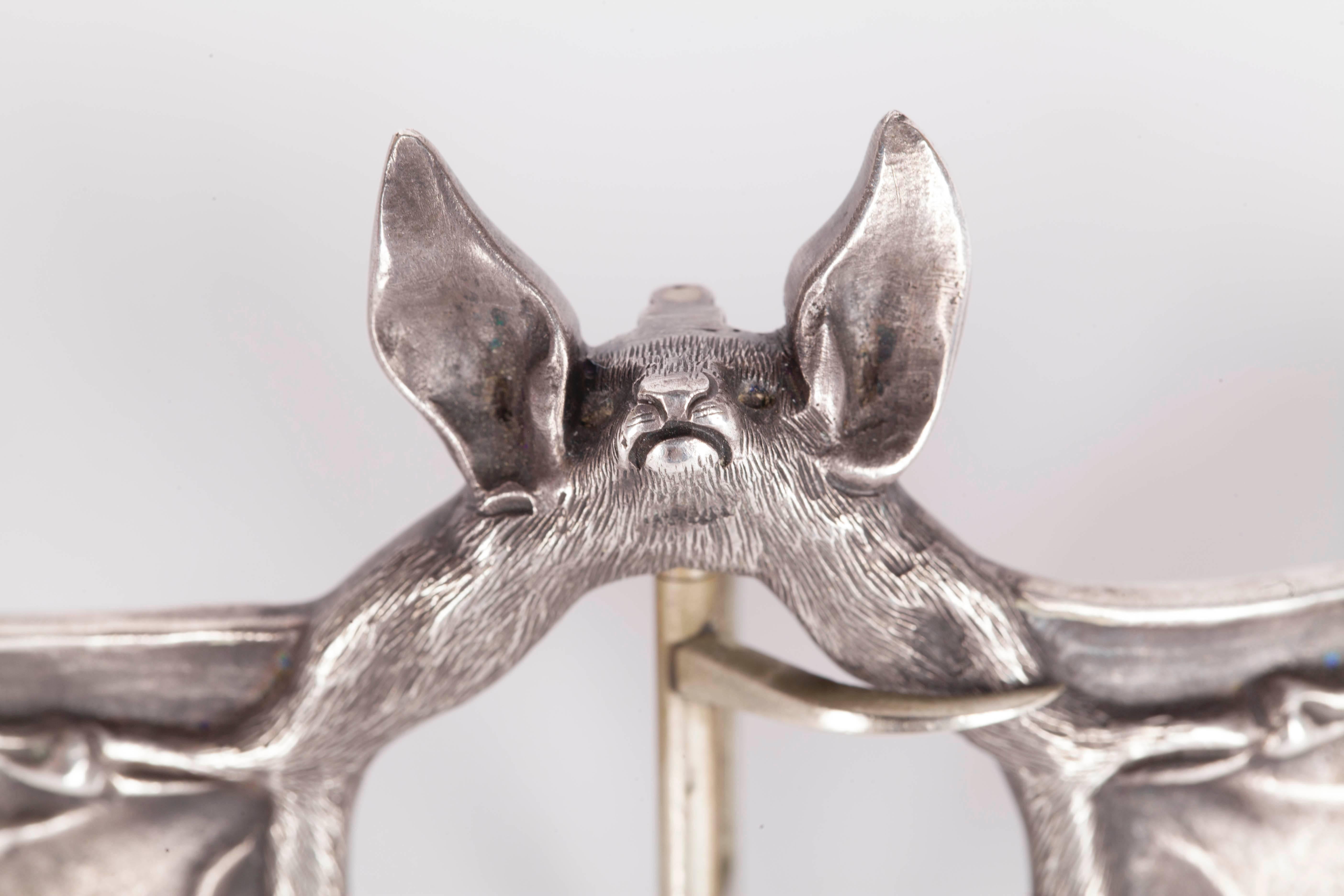 belt bat