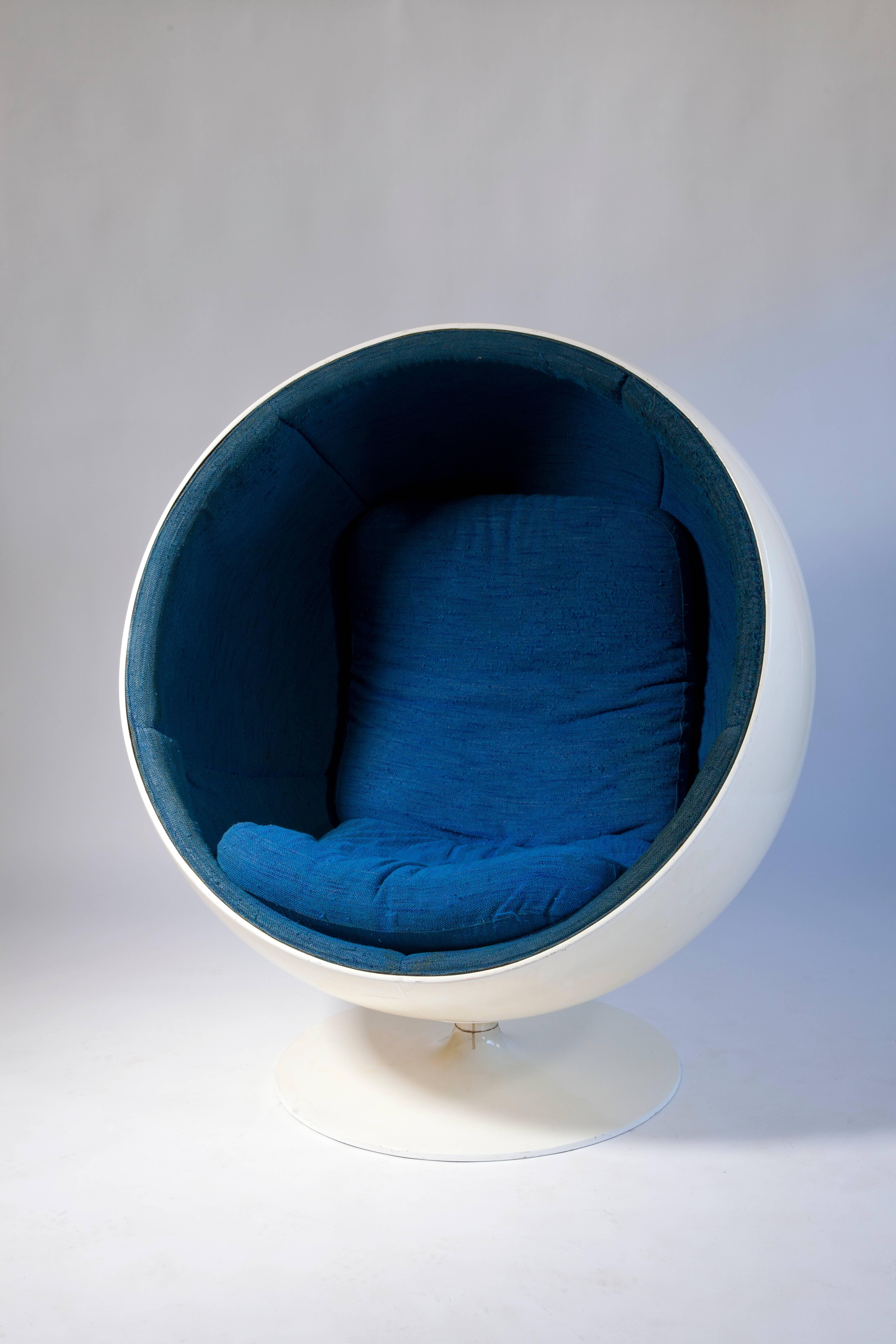 Finnish Original Vintage 'Ball Chair' Designed by Eero Aarnio in 1963 For Sale