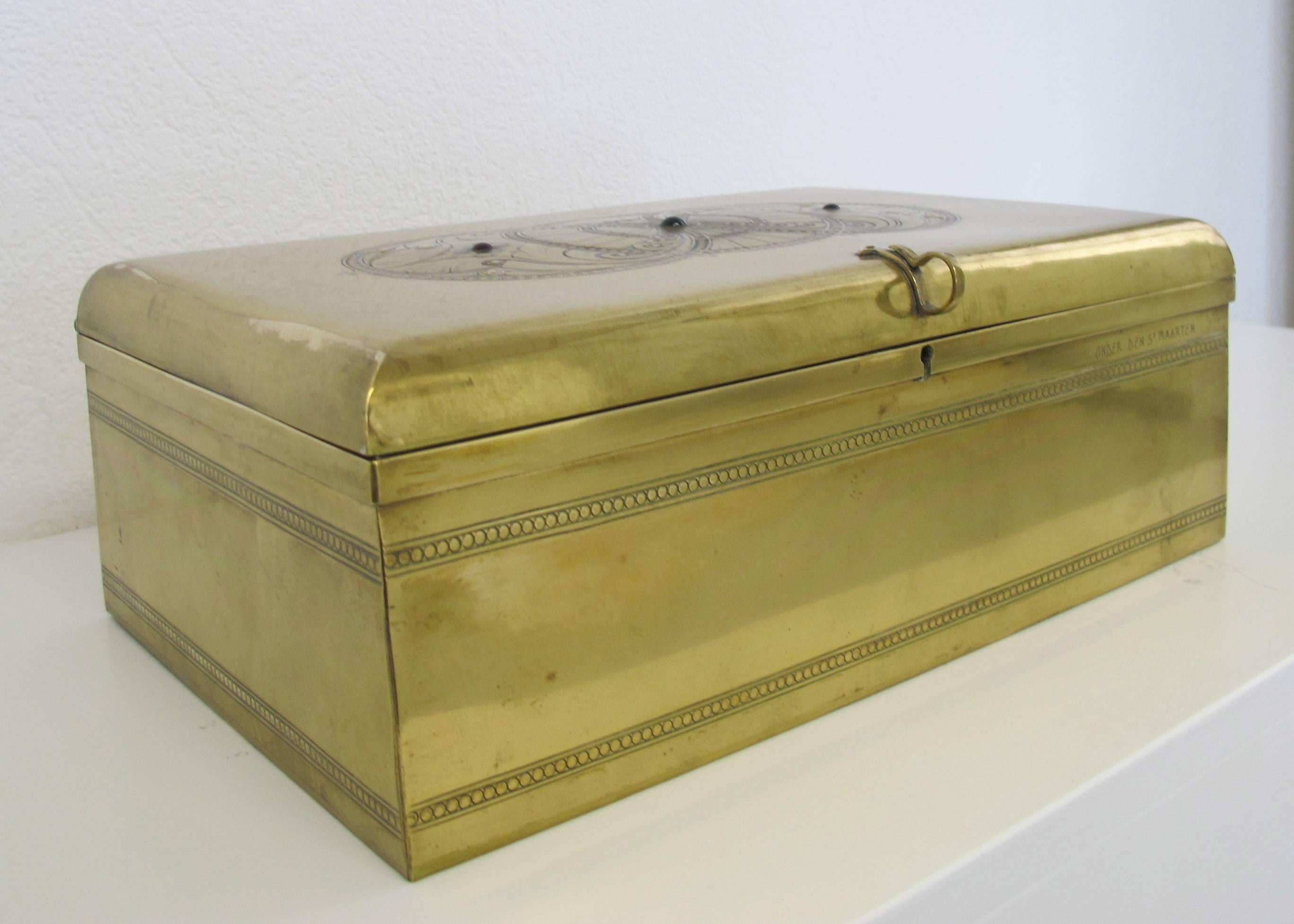 Dutch Art Nouveau 'Nieuwe Kunst' Brass Engraved Chest by J.C. Stoffels For Sale 2