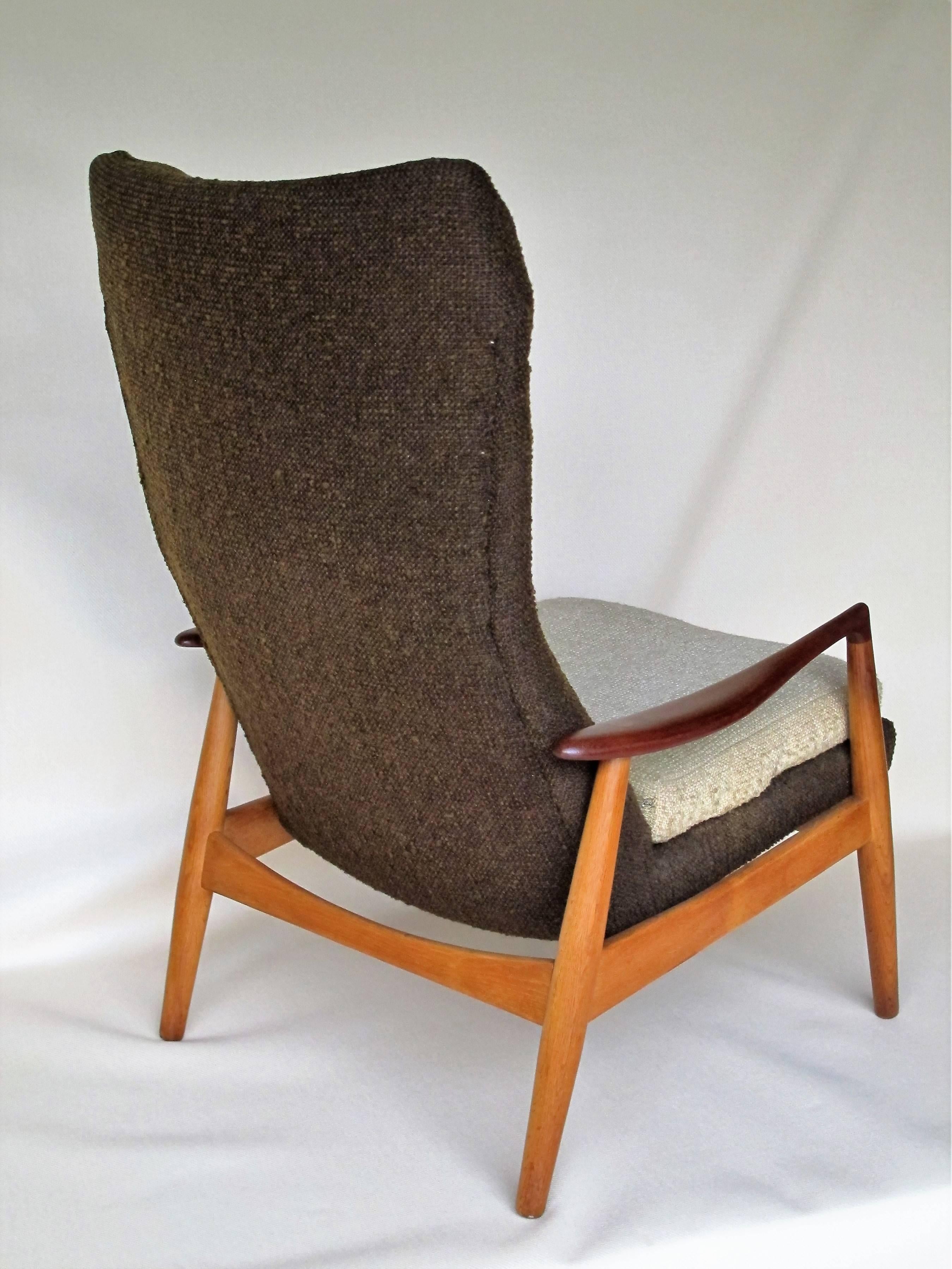 Beautiful lounge chair designed by Aksel Bender Madsen for the Dutch manufacturer Bovenkamp. Elegant 1960s modern design.

In good vintage condition with original upholstery.
