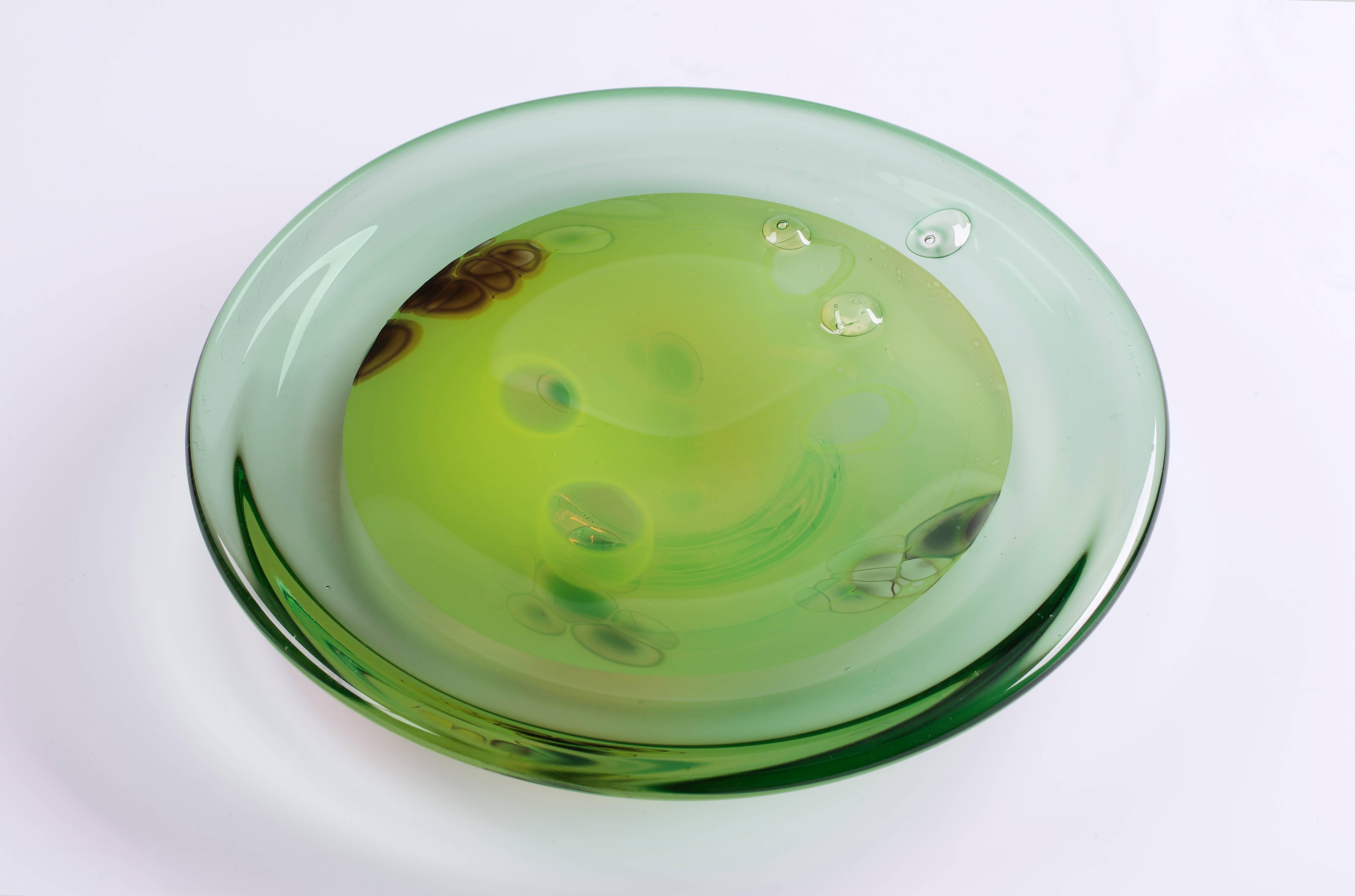 One-Off Green Glass Bowl Designed by Willem Heesen, Executed by De Oude Horn In Excellent Condition In Amstelveen, NL
