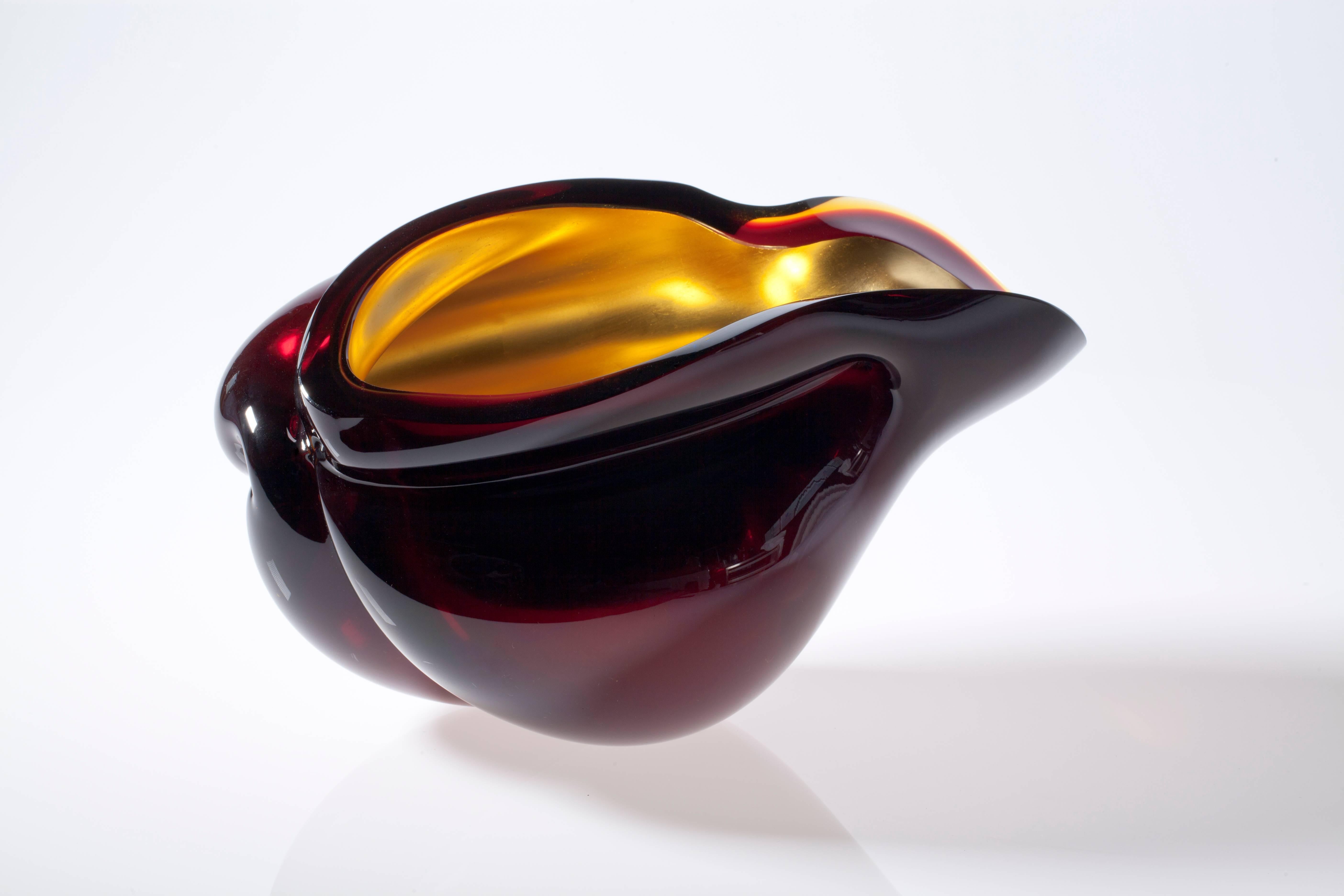 This unique glass object is designed by Barbara Nanning and executed at Novy Bor, Czech Republic. This gilded glass object belongs to the 'Verre églomisé' series (2002-2017). It is signed 'B. Nanning 2003. CZ 76'.

Since 2001, Nanning travels to