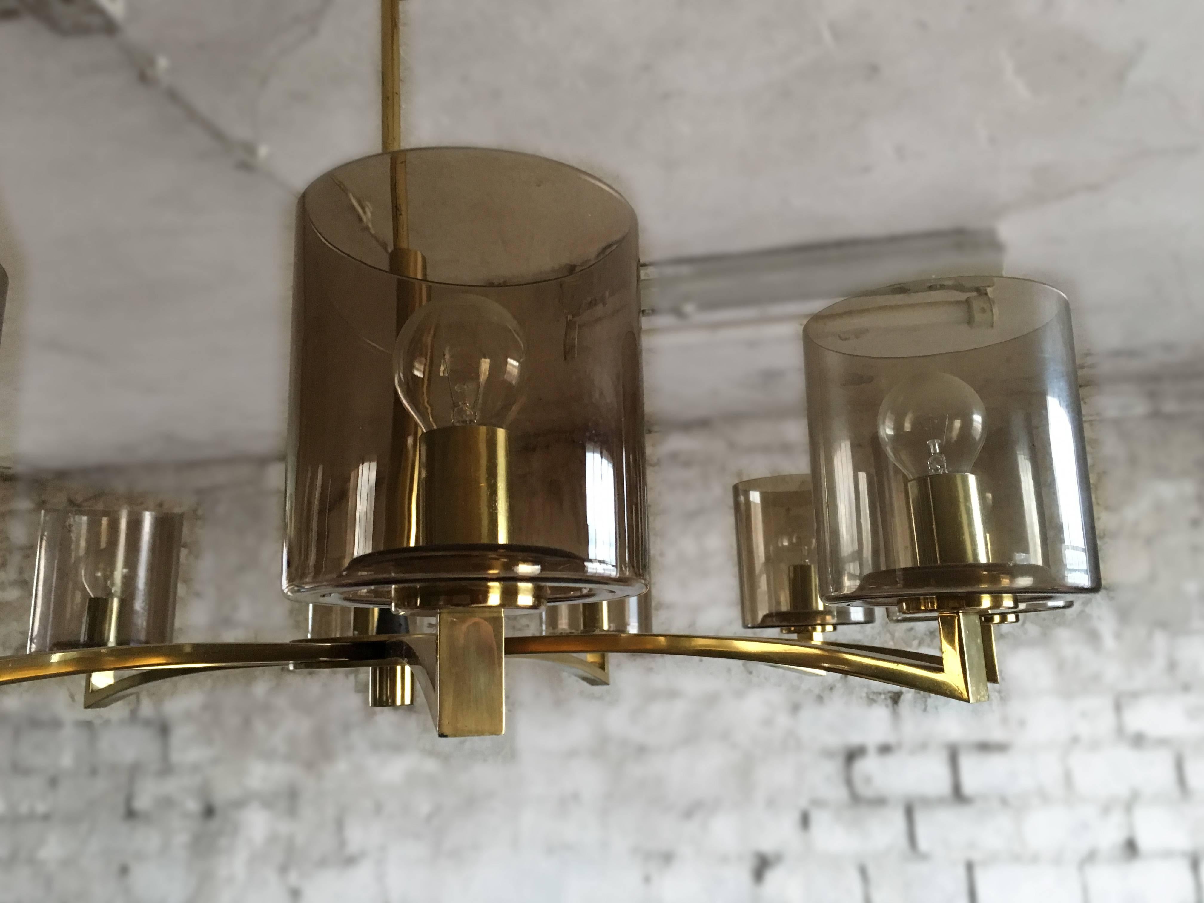 Ten-Light Mid-Century Design Brass and Smoked Glass Chandelier For Sale 1