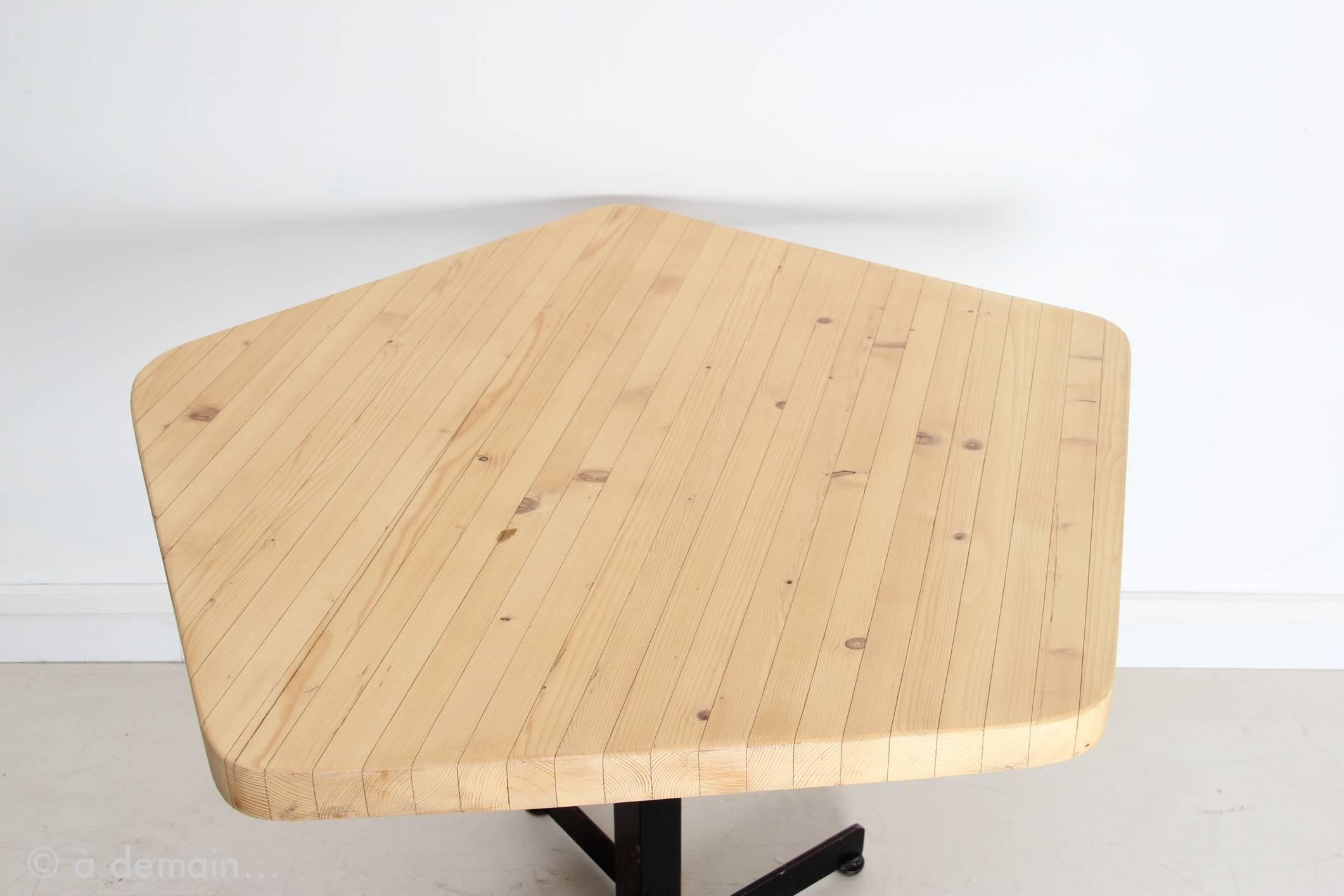 pentagonal table