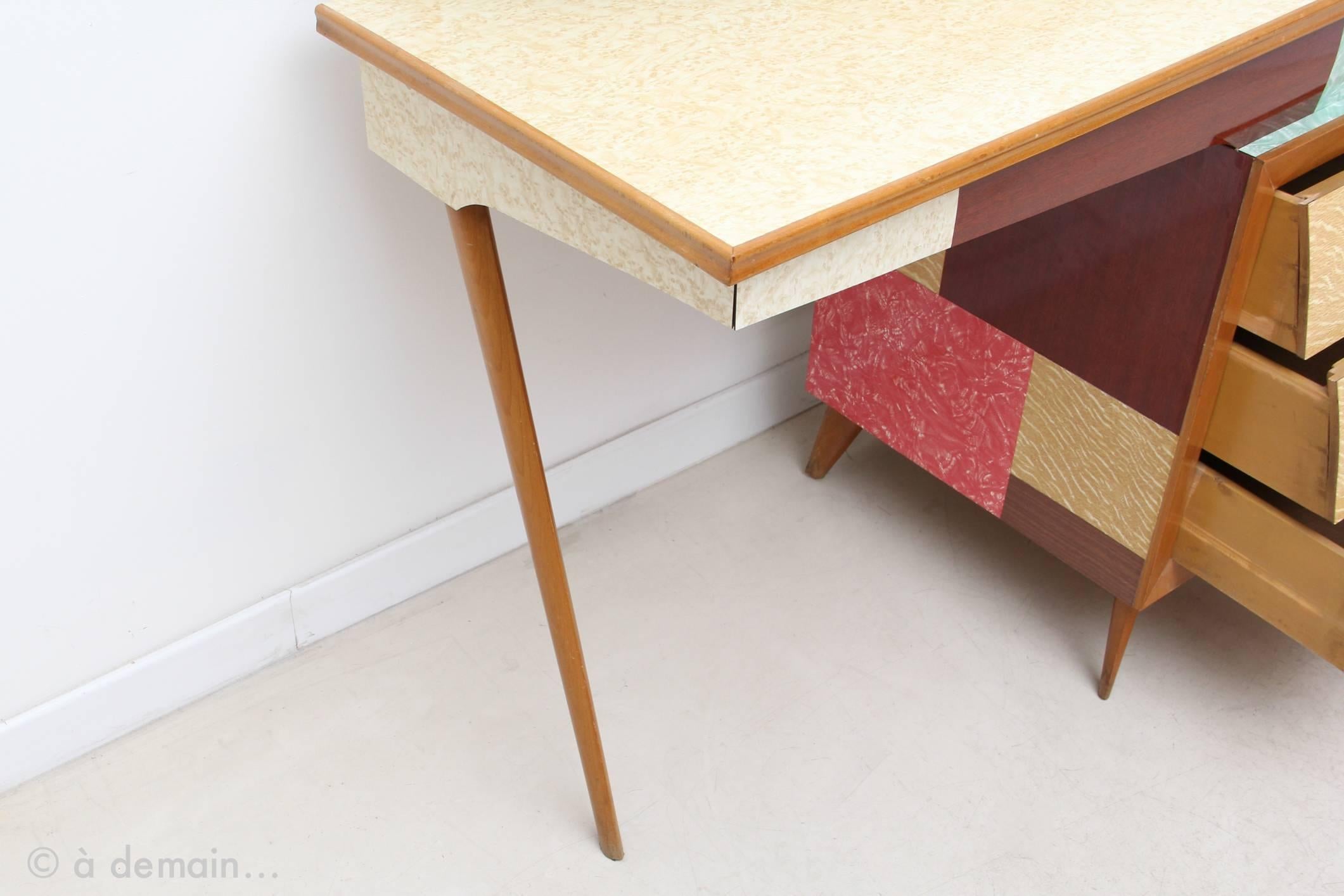1950s Melamine Desk in the style of Melchiorre Bega In Good Condition In Paris, FR