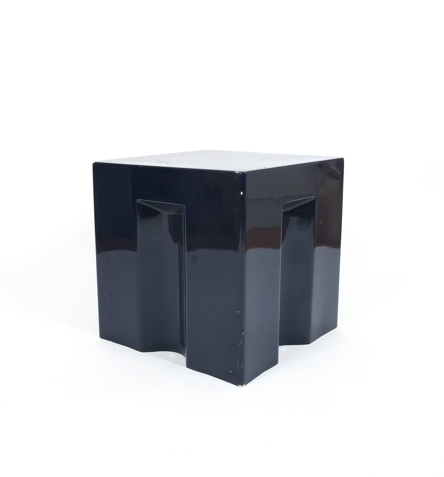 Early Prototype Coffee Side Table from Fiberglass Dark Blue, Italy, circa 1970 In Good Condition In Vienna, AT