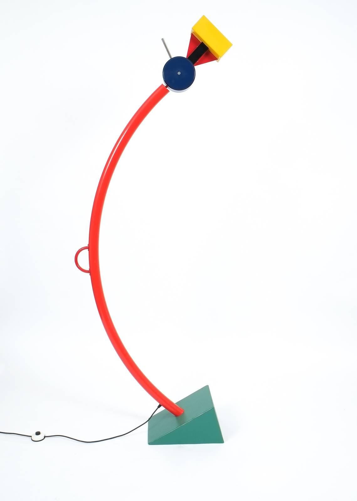 Enameled steel Memphis Milano floor lamp designed by Ettore Sottsass.
The condition is excellent. To visit our storefront please click on our logo /Derive at the bottom of this page.