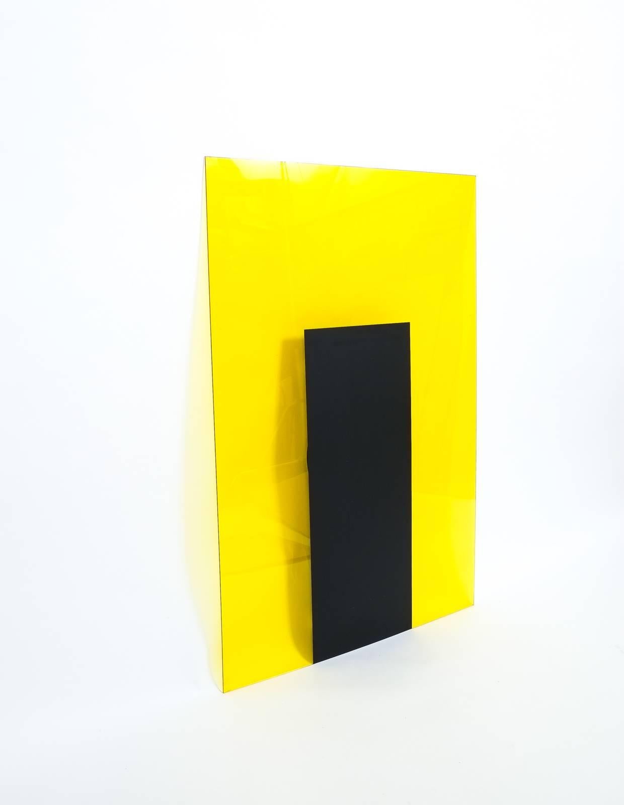 Late 20th Century Johanna Grawunder Memphis Large Yellow Black Light Wall Lamps (4), Italy 1989 For Sale