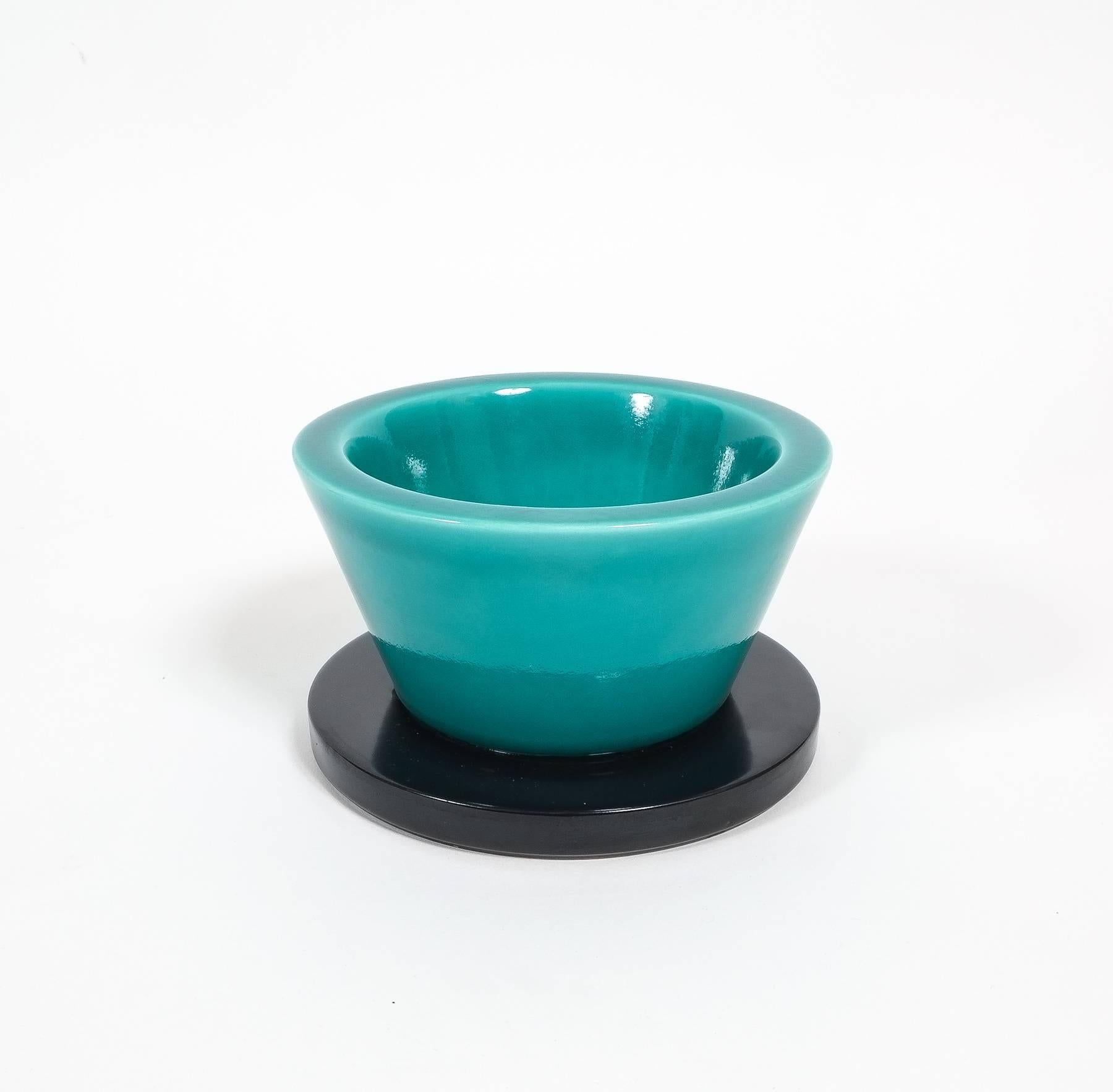 Nice Marco Zanini small bowl for Bitossi; the Hollywood collection, circa 1980. Great condition, we have another piece available from the same collection, please inquire.