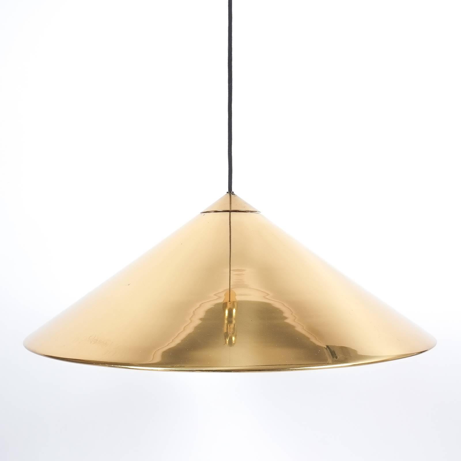 Large Adjustable Polished Brass Counterweight Pendant Lamp by Florian Schulz In Excellent Condition In Vienna, AT