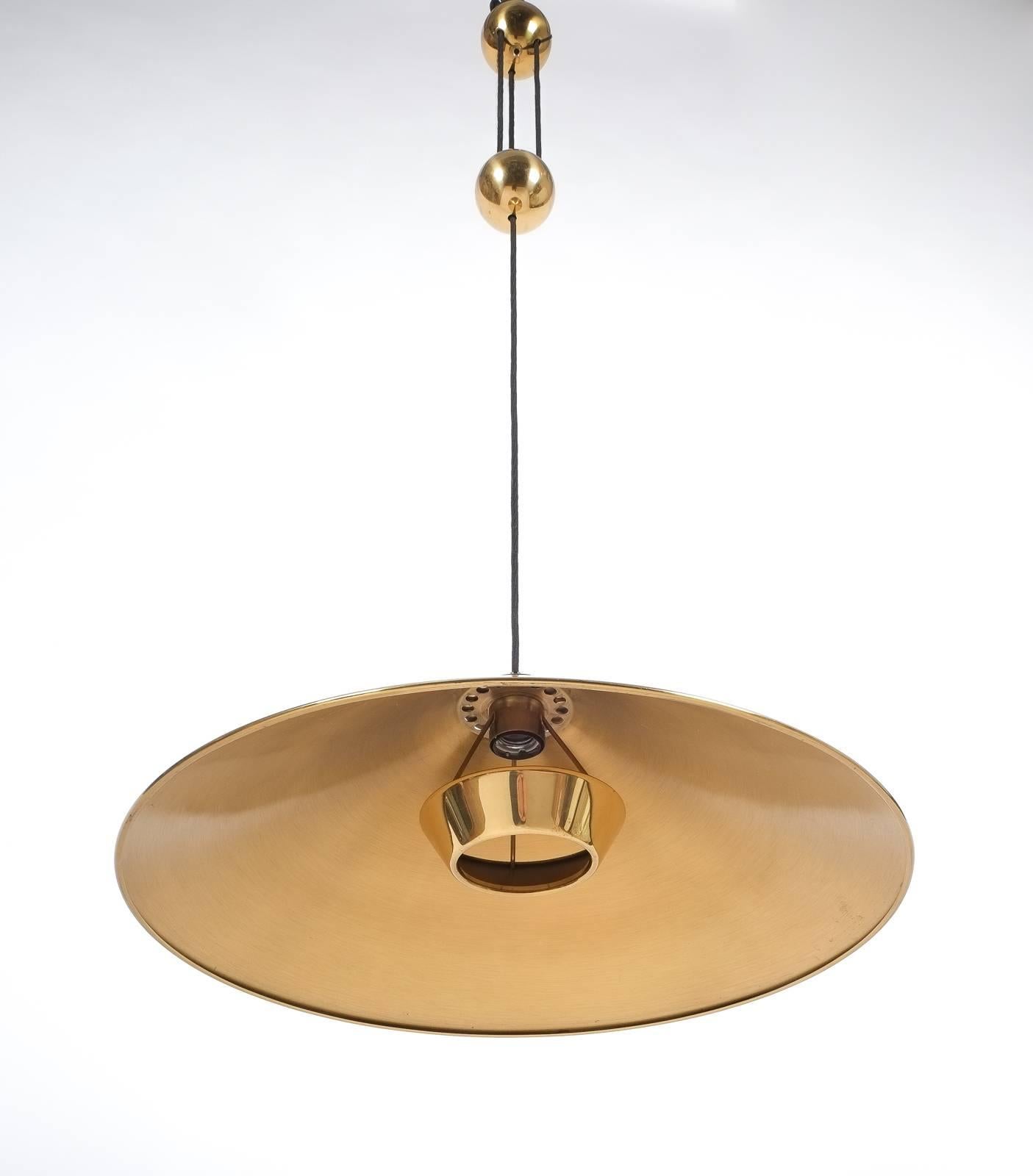 Late 20th Century Large Adjustable Polished Brass Counterweight Pendant Lamp by Florian Schulz