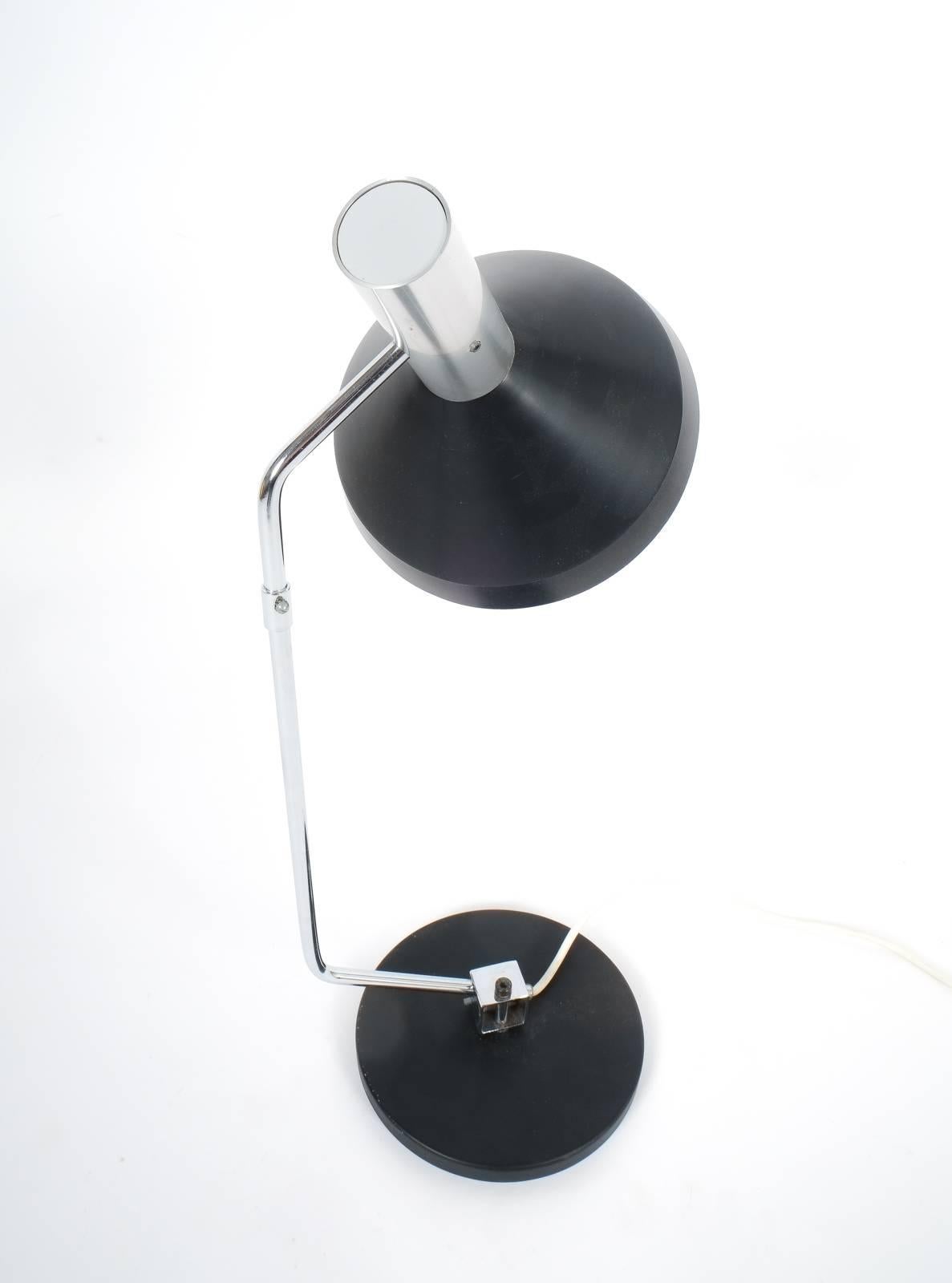 Mid-Century Modern Rosemarie & Rico Baltensweiler Lampe de table articulée 1960 Métal noir Chrome en vente