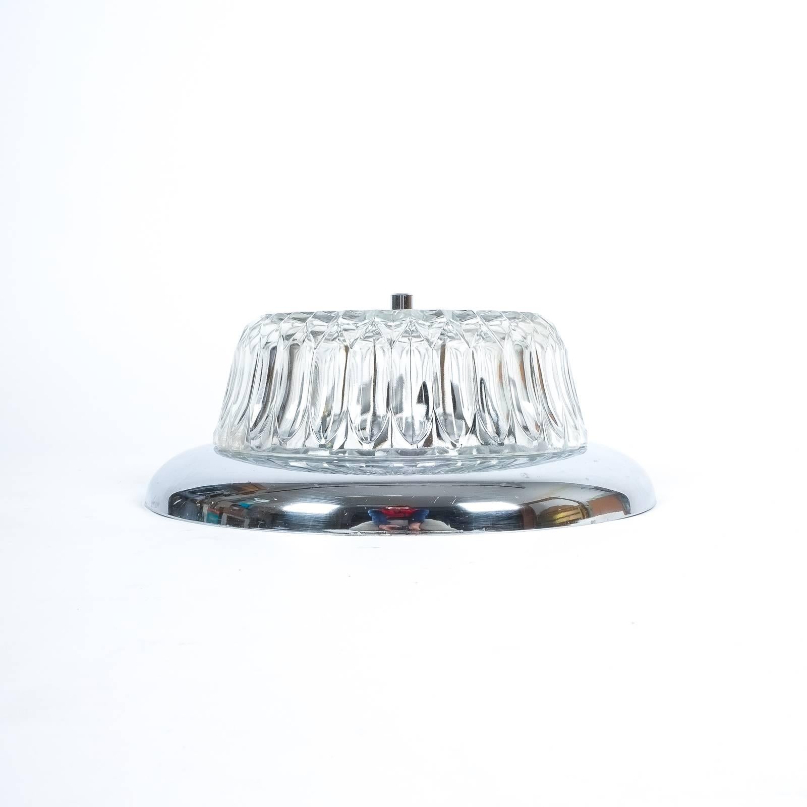 Mid-Century Modern One of Three Refurbished Textured Glass and Chrome Flush Mount Lamps, Italy 1970 For Sale