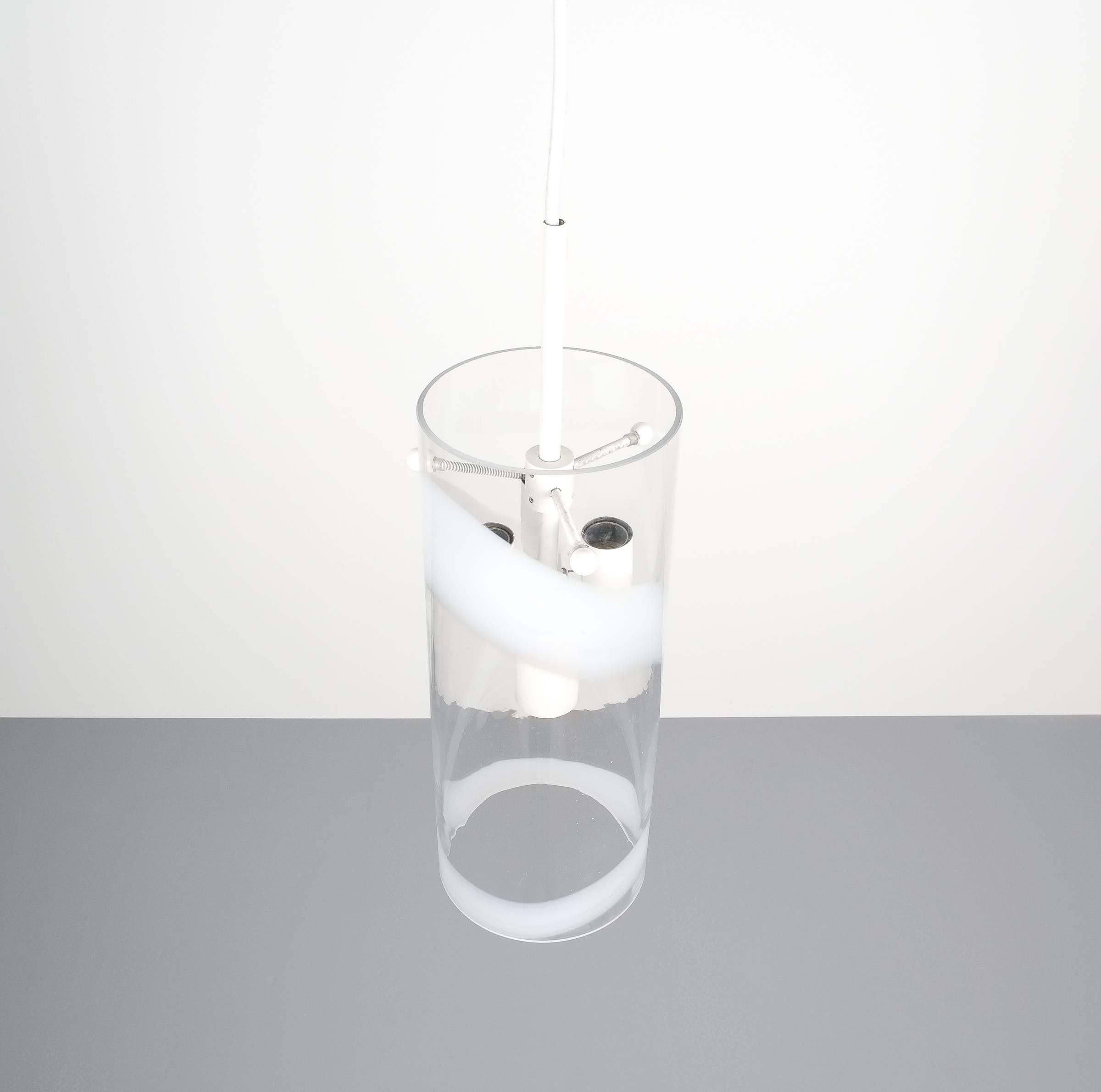 Mid-Century moderno Lampade a sospensione multiple di grandi dimensioni in vetro trasparente bianco J.T. Kalmar, 1960, restaurata in vendita