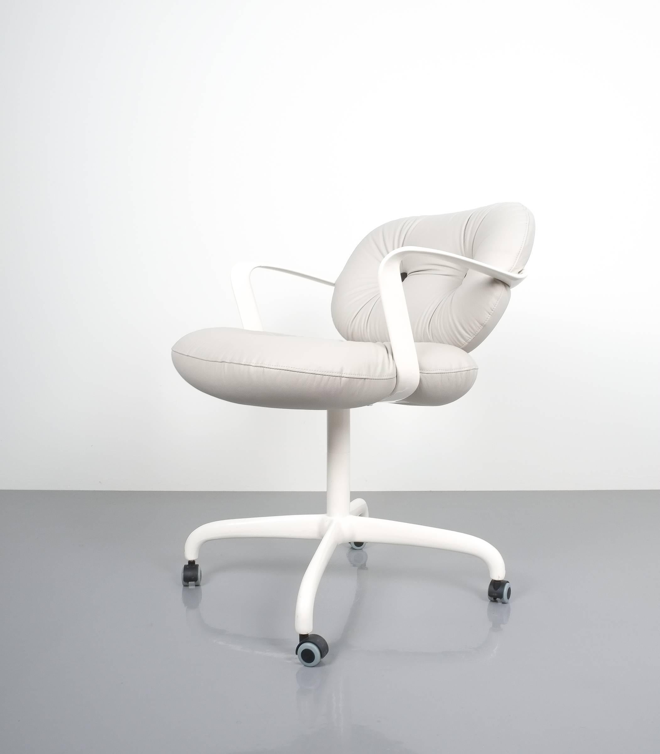 American Andrew Morrison and Bruce Hannah for Knoll Office Chair Grey Leather, 1975