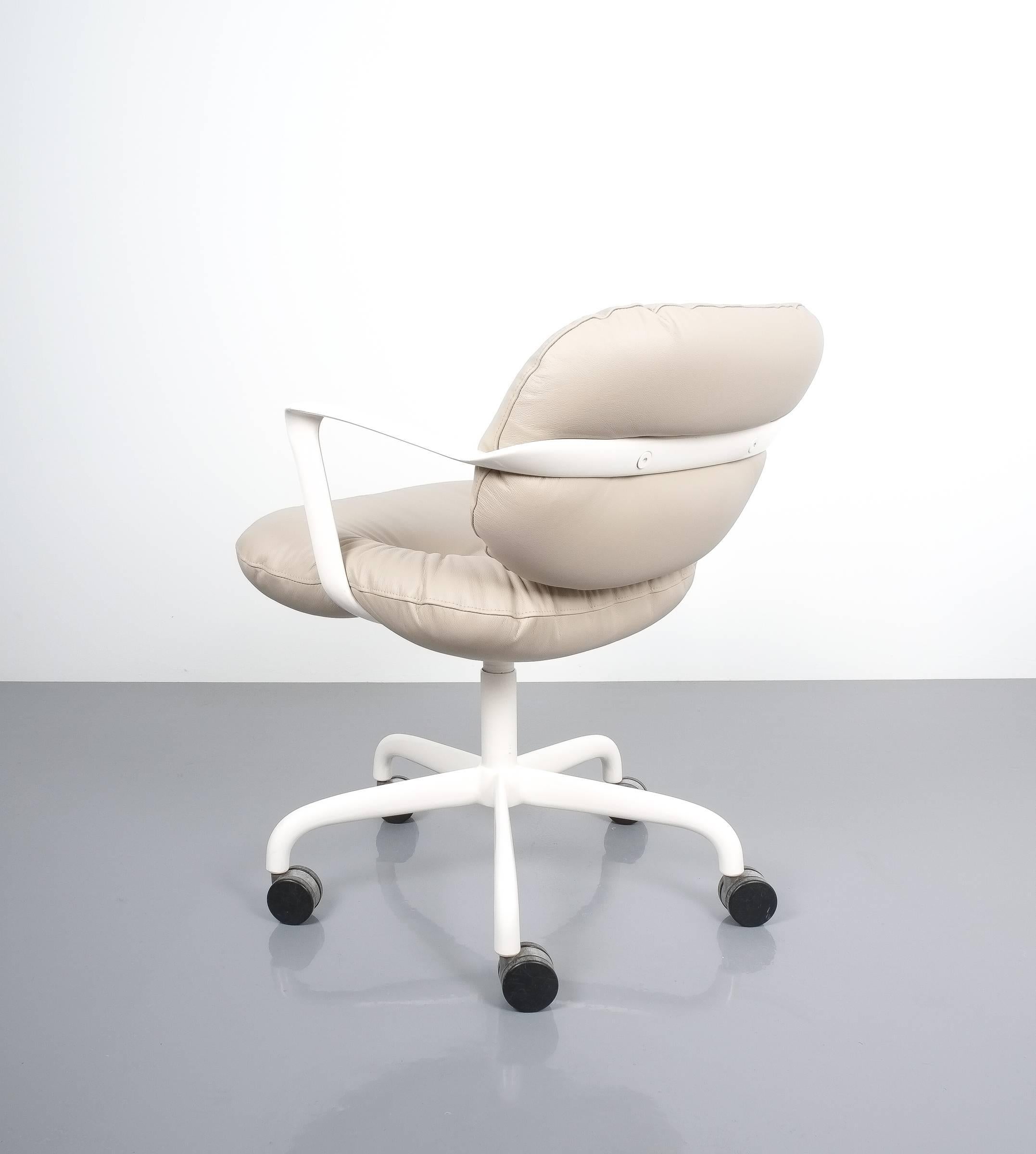 Andrew Morrison and Bruce Hannah for Knoll Office Chair Beige Leather, 1975 In Excellent Condition In Vienna, AT