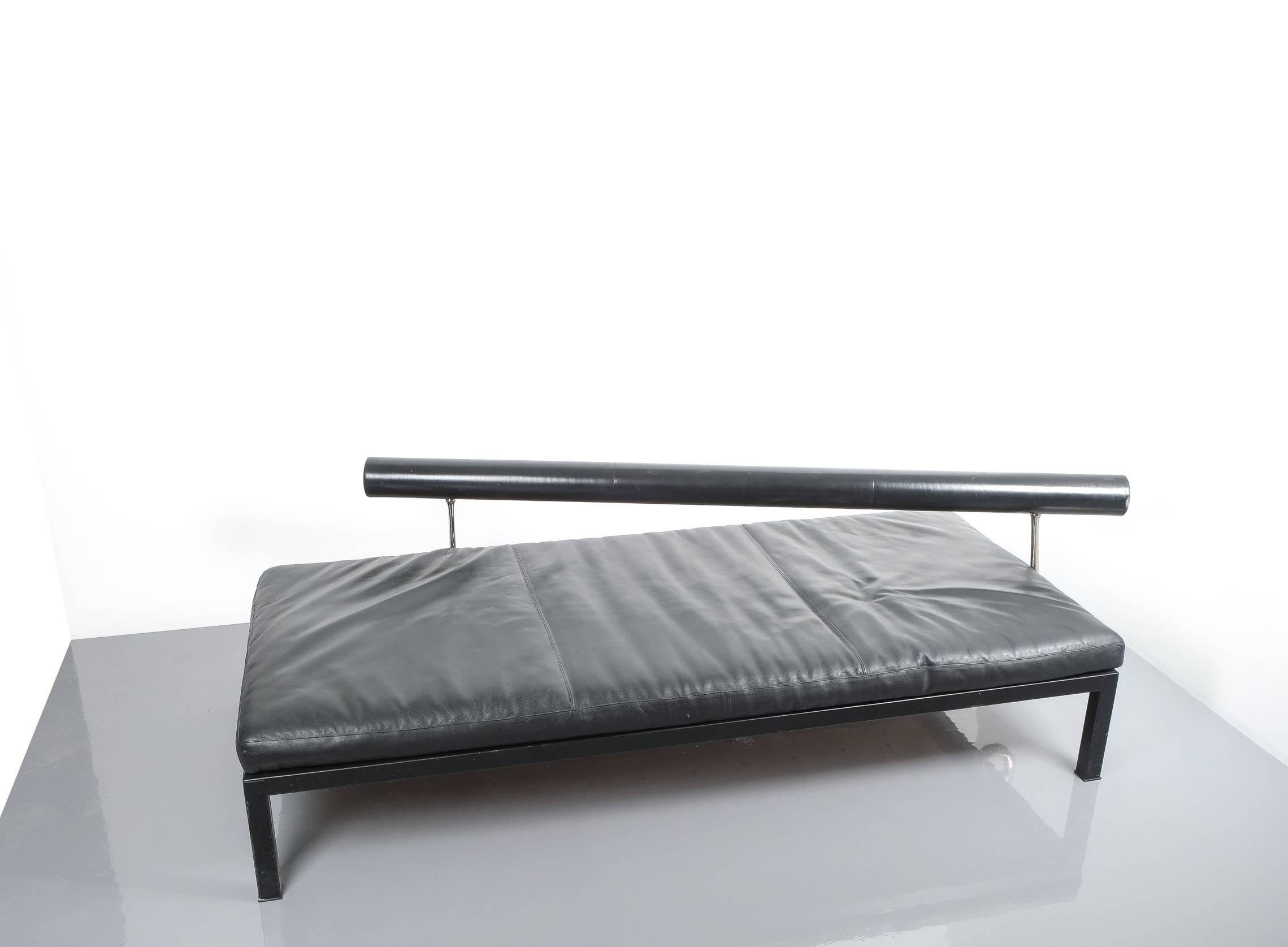 Post-Modern Antonio Citterio for B&B Italy Elegant Leather Daybed Sofa Sity, Italy, 1980s