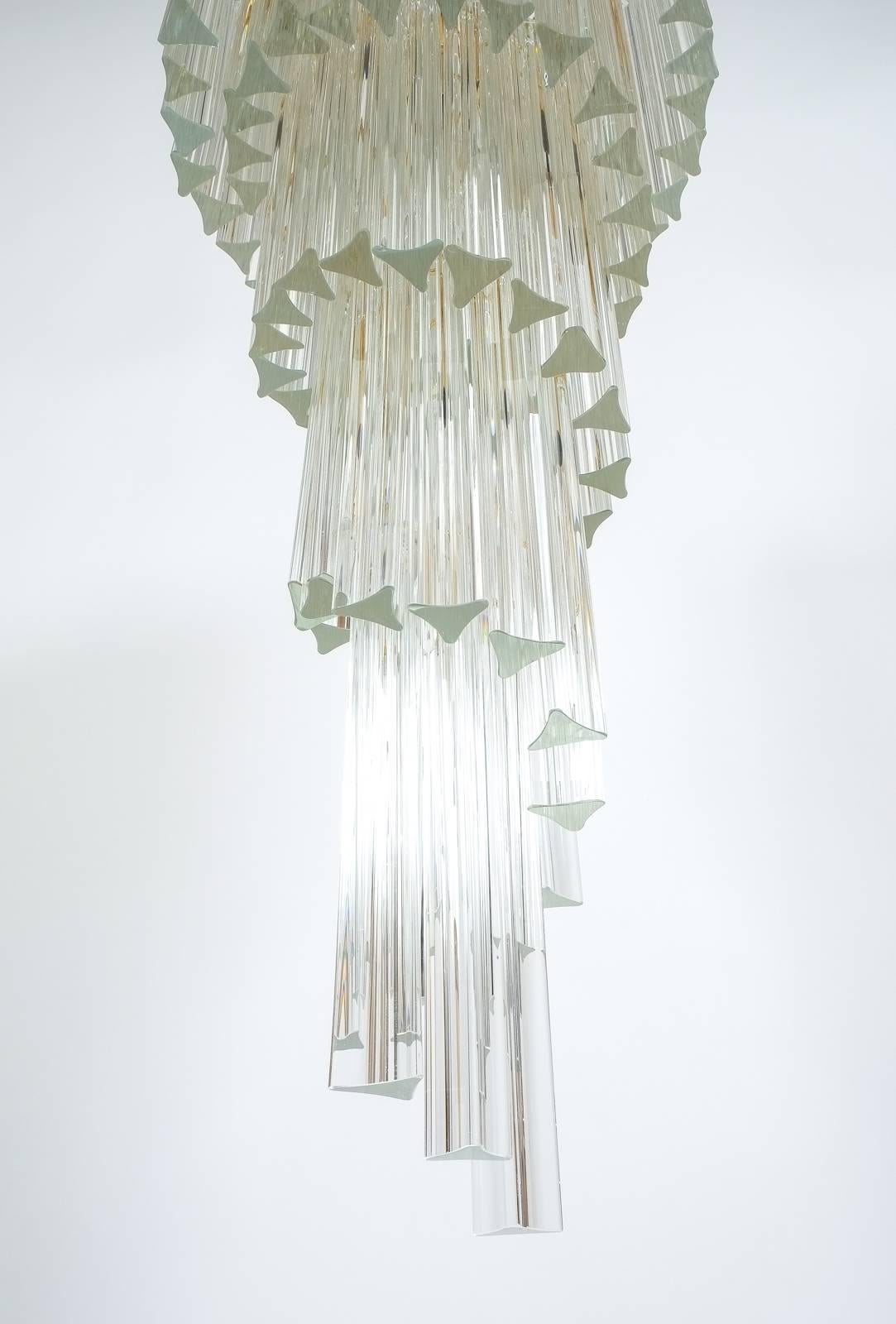 Gilt Venini Five-Tier Swirling Chandelier Lamp with Murano Glass Triedri Prisms, 1960 For Sale