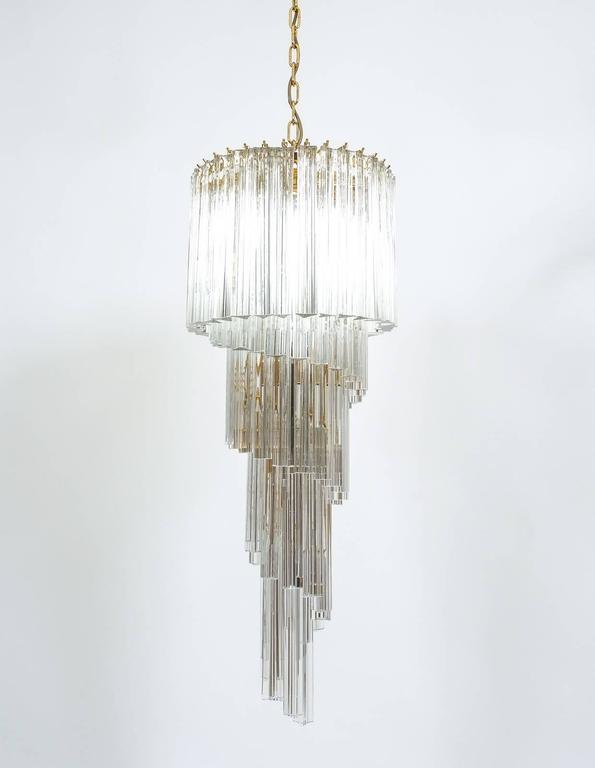 Venini Five-Tier Swirling Chandelier Lamp with Murano Glass Triedri Prisms, 1960 In Good Condition For Sale In Vienna, AT