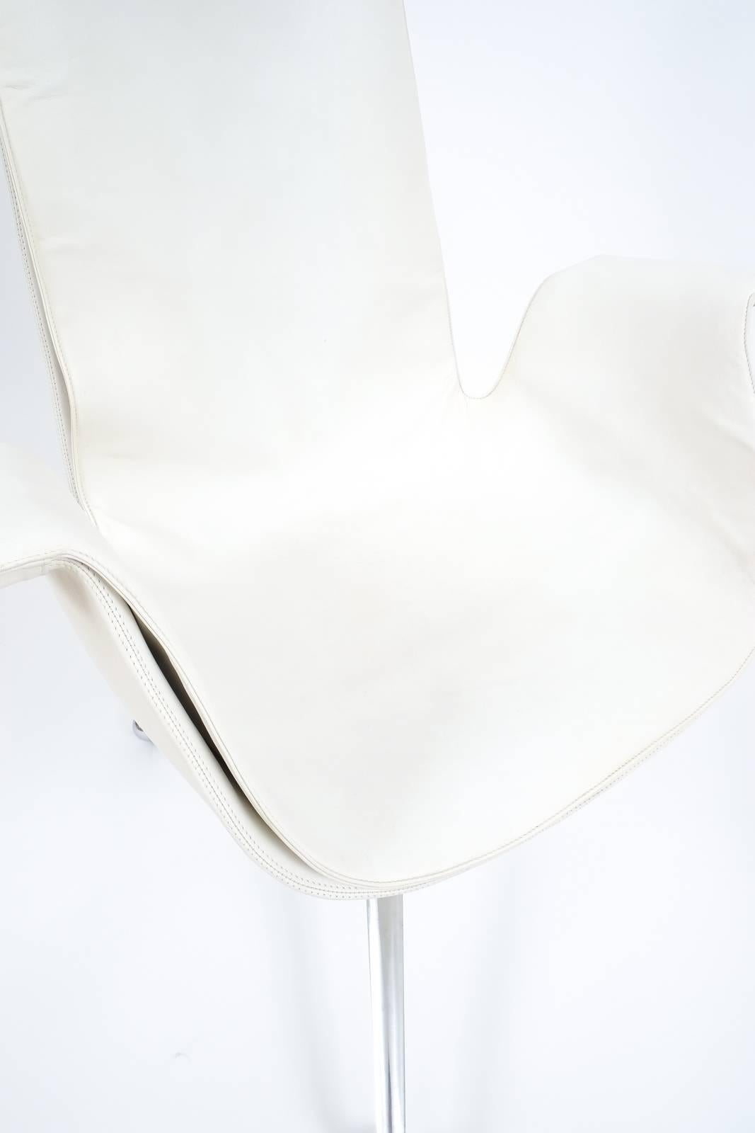 Aluminum Two White High Back Tulip Chairs by Preben Fabricius and Jørgen Kastholm