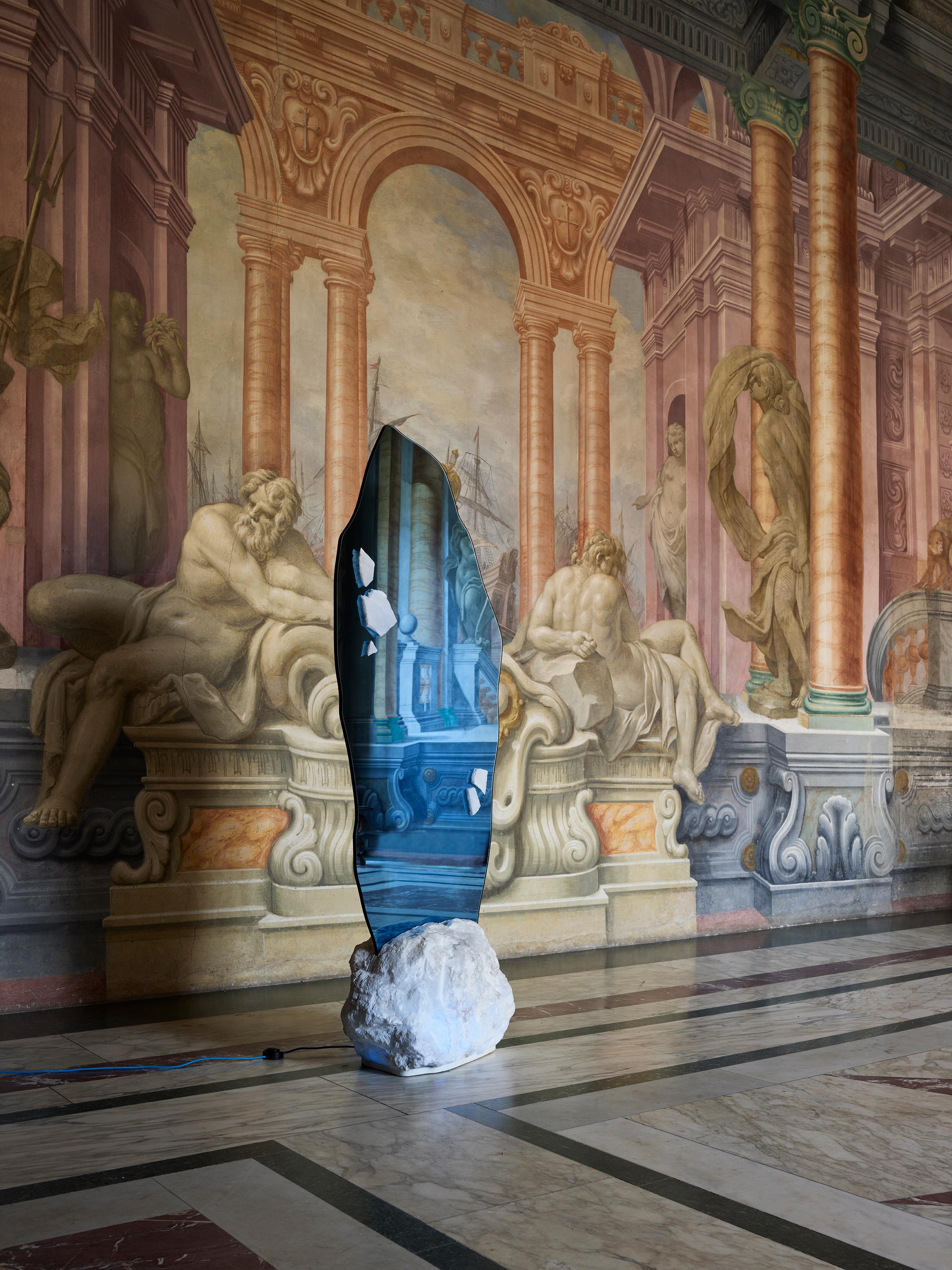 B-15A – FMM  2024  Alabaster & Mirror  Sculptural  Handmade  45×40×210 cm in vendita 2