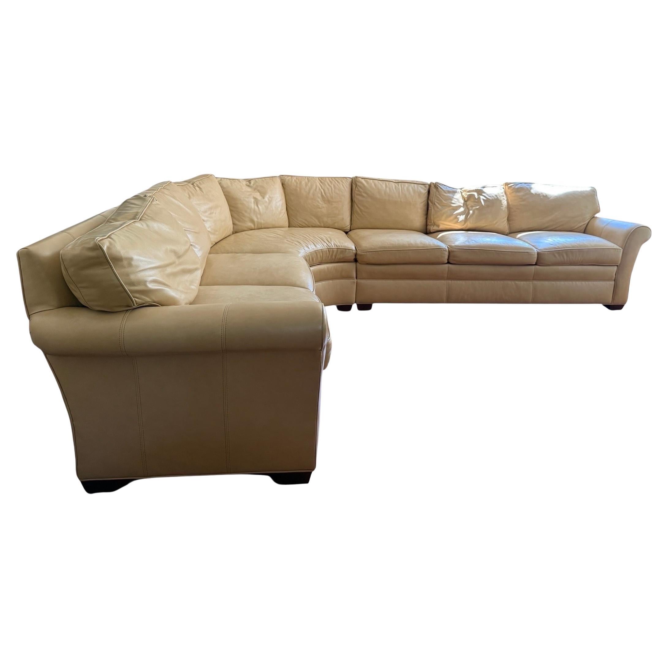 Sofá seccional modular grande Stickley Sofá seccional de piel color canela Sala curvada Sofá en venta