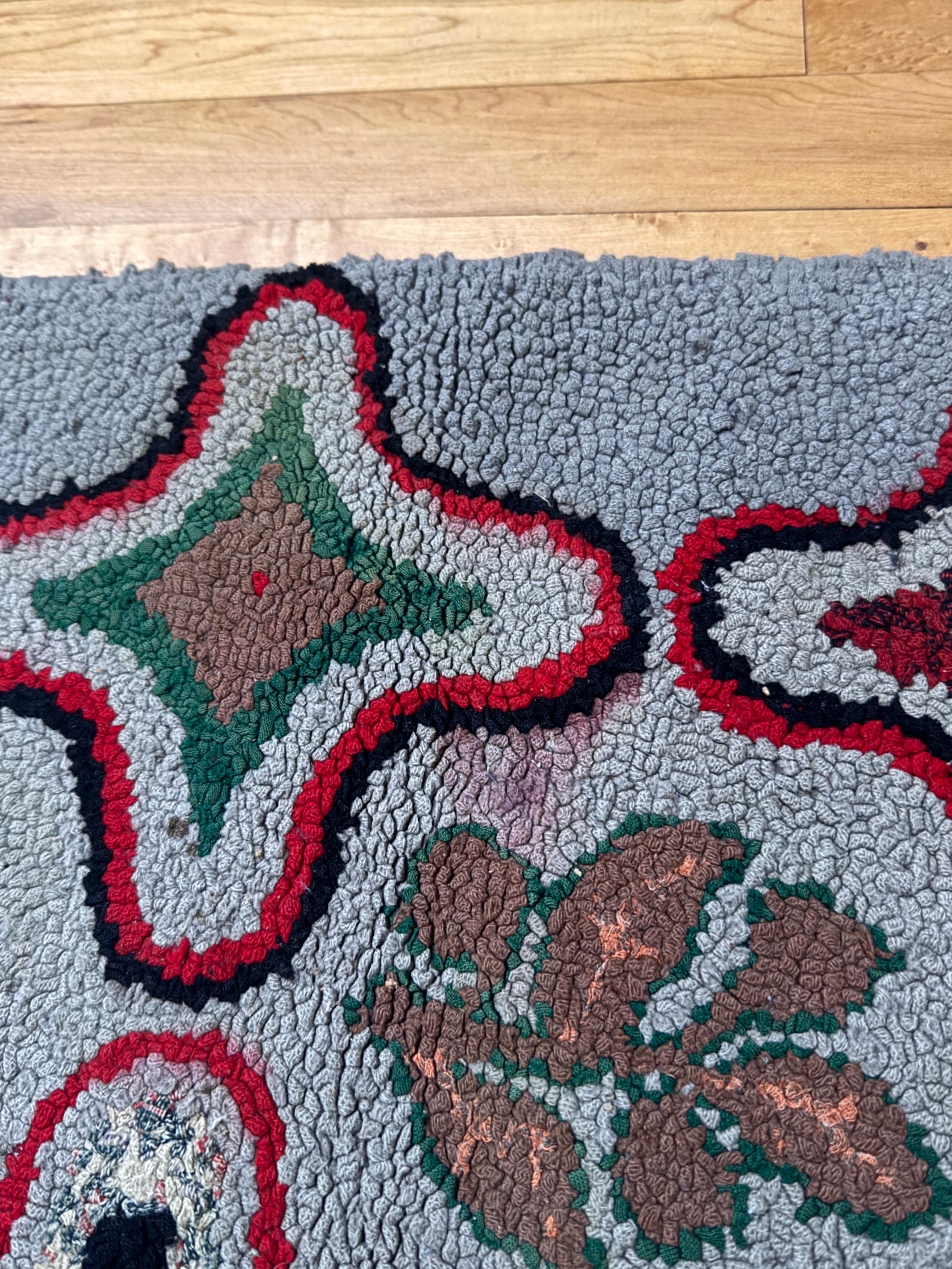 Spektakulärer geometrischer amerikanischer Volkskunst-Hakenteppich aus den 1920er Jahren im Angebot 2