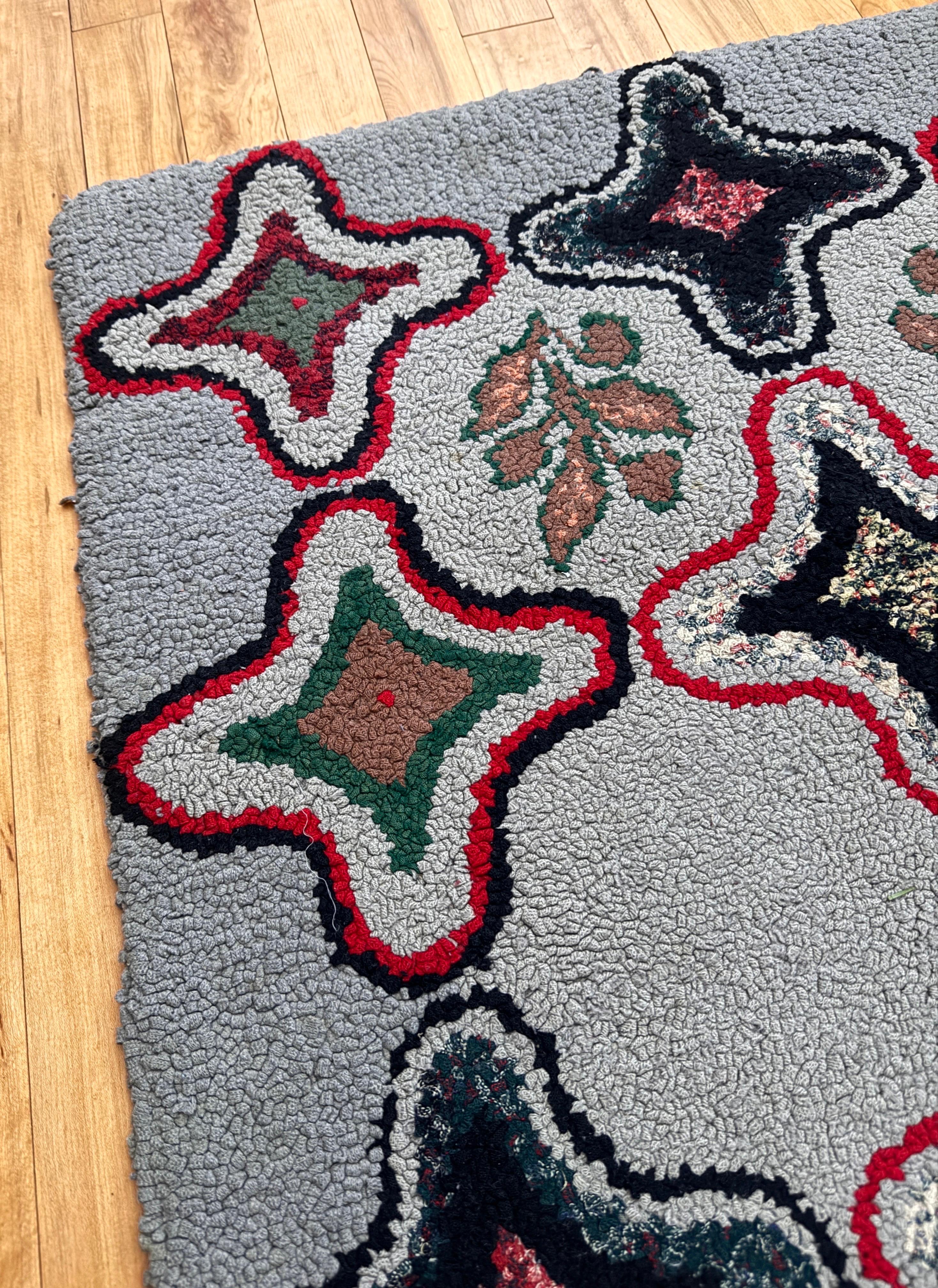 Spektakulärer geometrischer amerikanischer Volkskunst-Hakenteppich aus den 1920er Jahren im Angebot 1