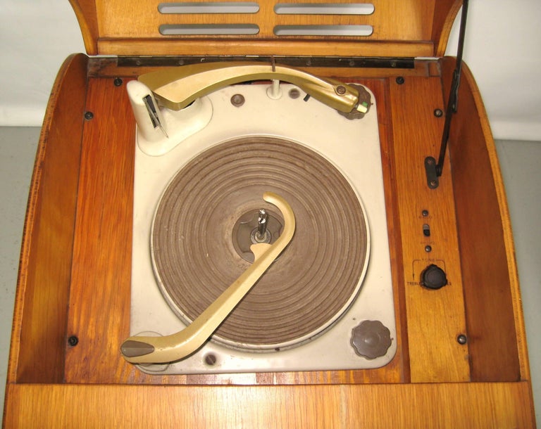 Bent Plywood 1940s Radio Bsr Phonograph in the Matter of Alvar Aalto In Good Condition For Sale In Wallkill, NY