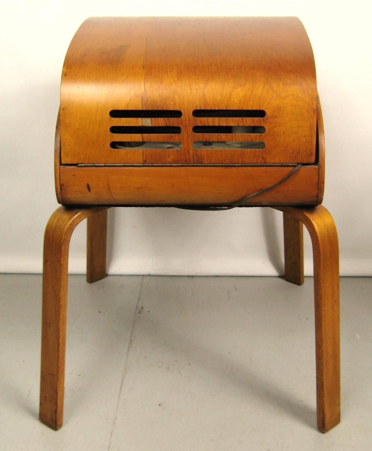 Bent Plywood 1940s Radio Bsr Phonograph in the Matter of Alvar Aalto For Sale 1