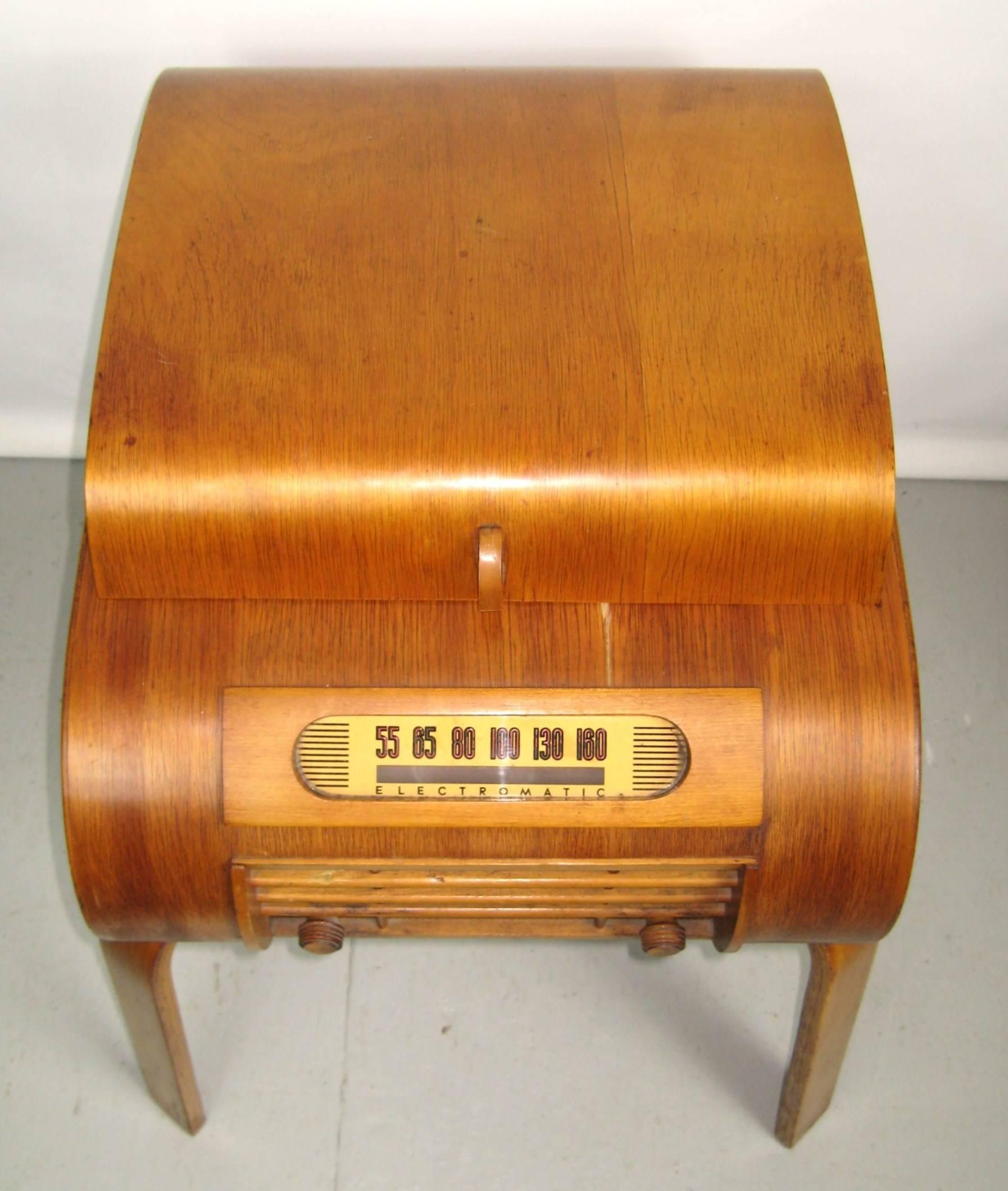 Mid-20th Century Bent Plywood 1940s Radio Bsr Phonograph in the Matter of Alvar Aalto