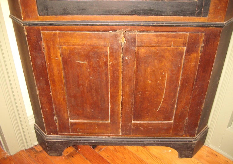 American 1830s Primitive Farmhouse Corner Cupboard Pine Cabinet For Sale