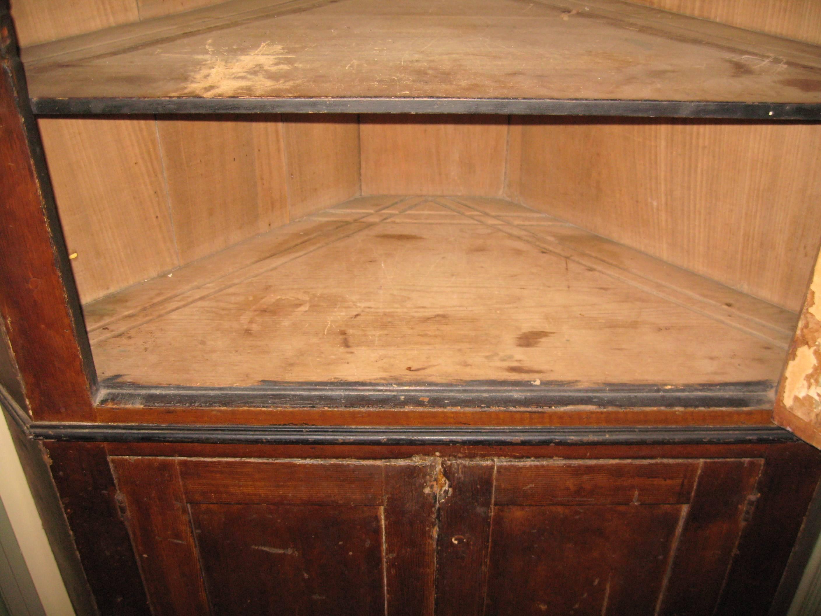 American 1830s Primitive Farmhouse Corner Cupboard Pine Cabinet For Sale