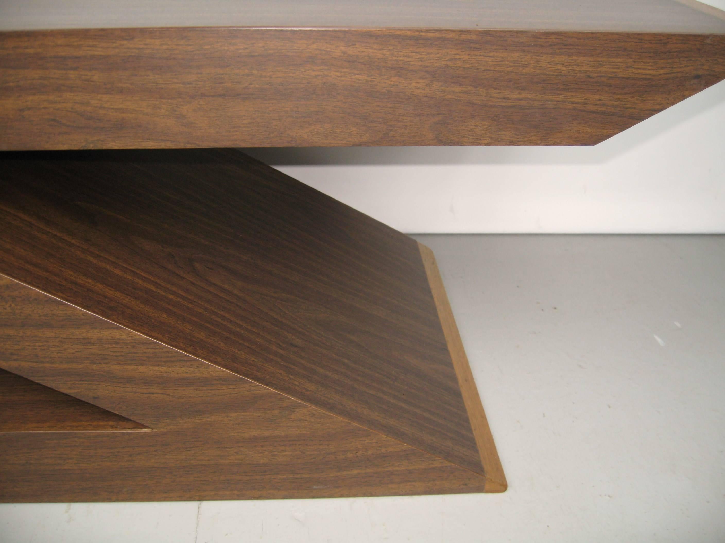 Mid-20th Century Mid-Century Modern Z-Coffee Table For Sale