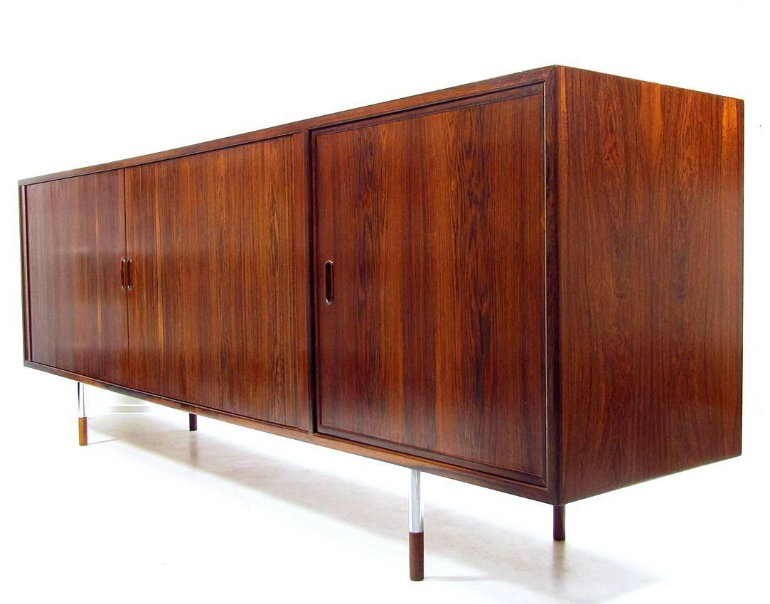 Minimalist Rosewood Sideboard by Arne Vodder In Excellent Condition In London, GB