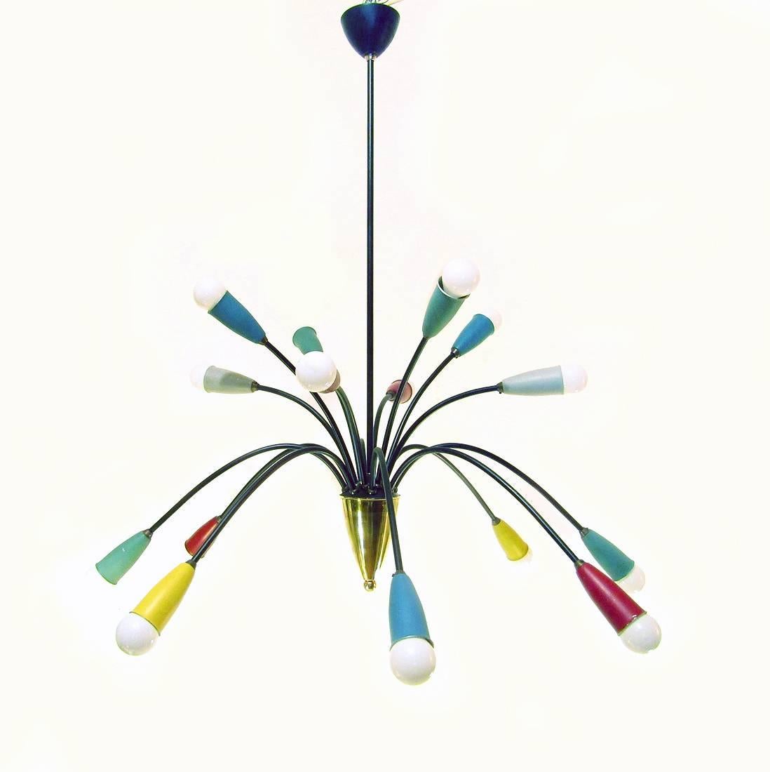 Exuberant Italian Sixteen-Light Chandelier In Good Condition In London, GB