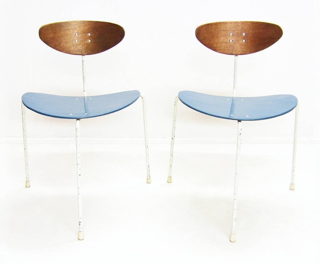 A rare pair of 1950s Unicorn chairs by Ernest Race.
 
Designed for the British Pavilion at the 1958 Brussels Expo, these chairs were briefly in production afterwards. Very few examples survive today.

Showing signs of cosmetic wear commensurate