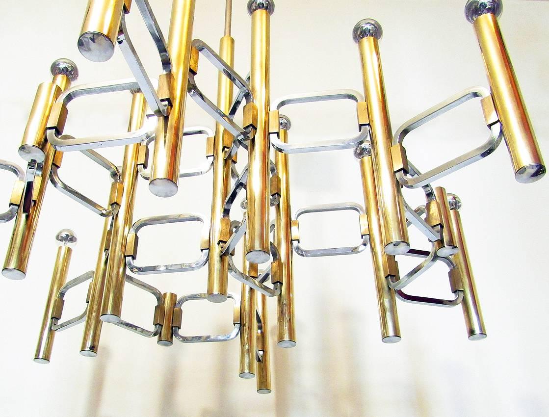 Late 20th Century Impressive Fifteen-Light Chandelier in Brass and Chrome by Gaetano Sciolari