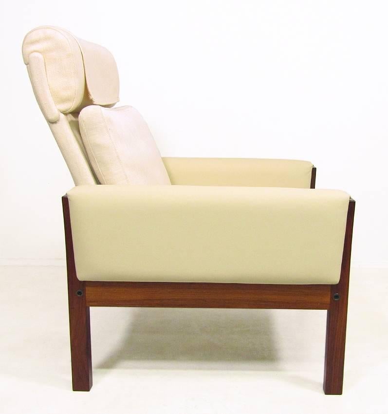 Scandinavian Modern 1960s High Back Lounge Chair in Rosewood by Hans Wegner For Sale