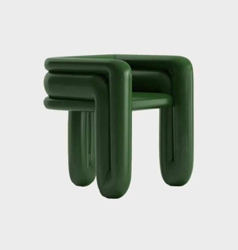 Las formas curvas y únicas de la silla la convierten en una expresiva decoración de interiores.
Y la belleza de los materiales naturales completa el diseño.