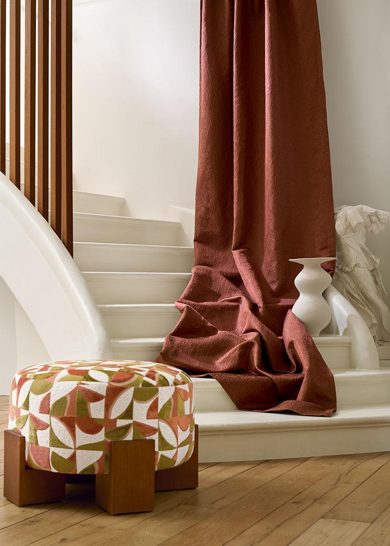 Underpinned by a minimalist and sophisticated aesthetic of clean lines.