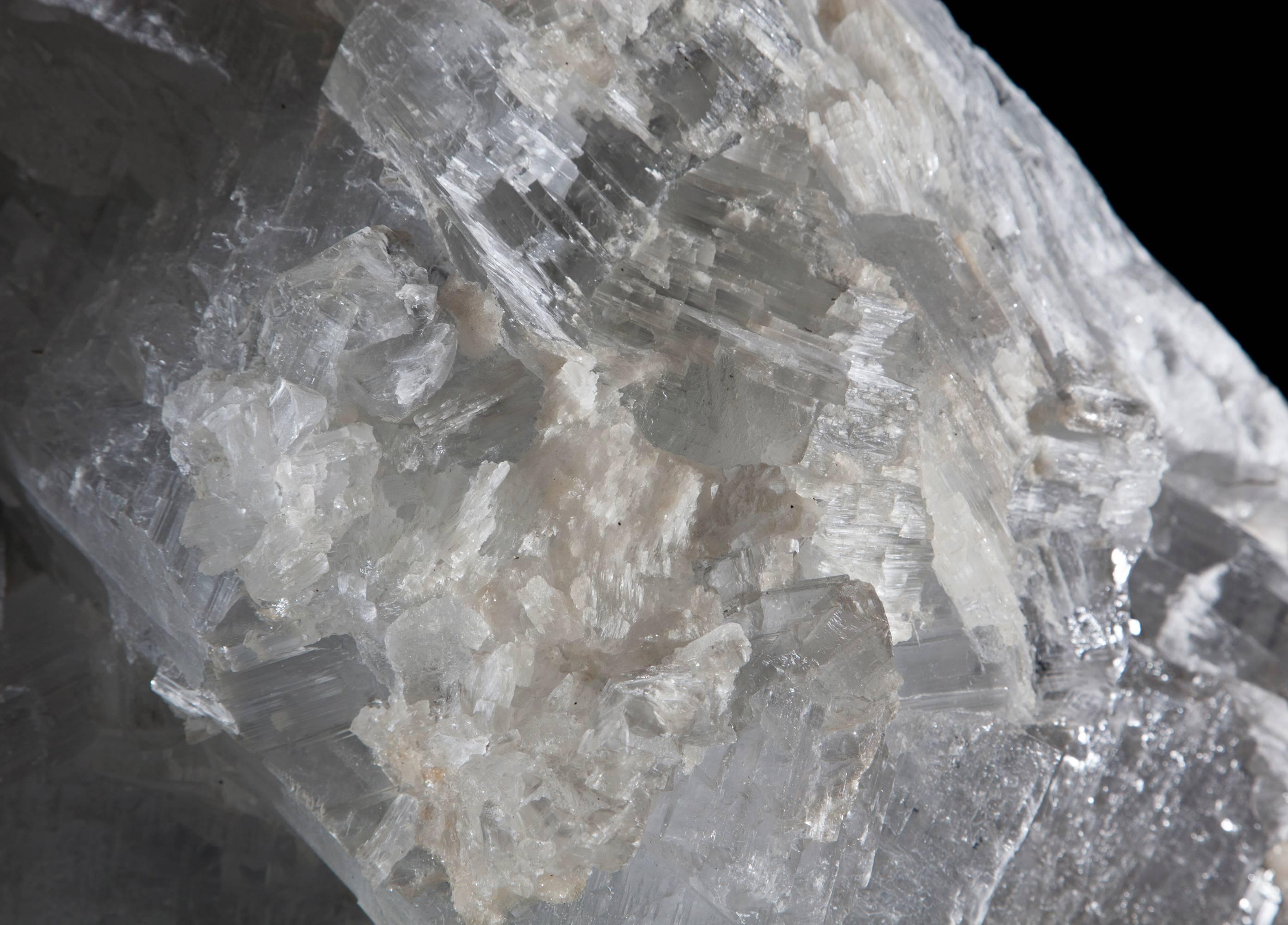 Giant Mounted Gypsum Minerals Cluster aus China (Chinesisch) im Angebot