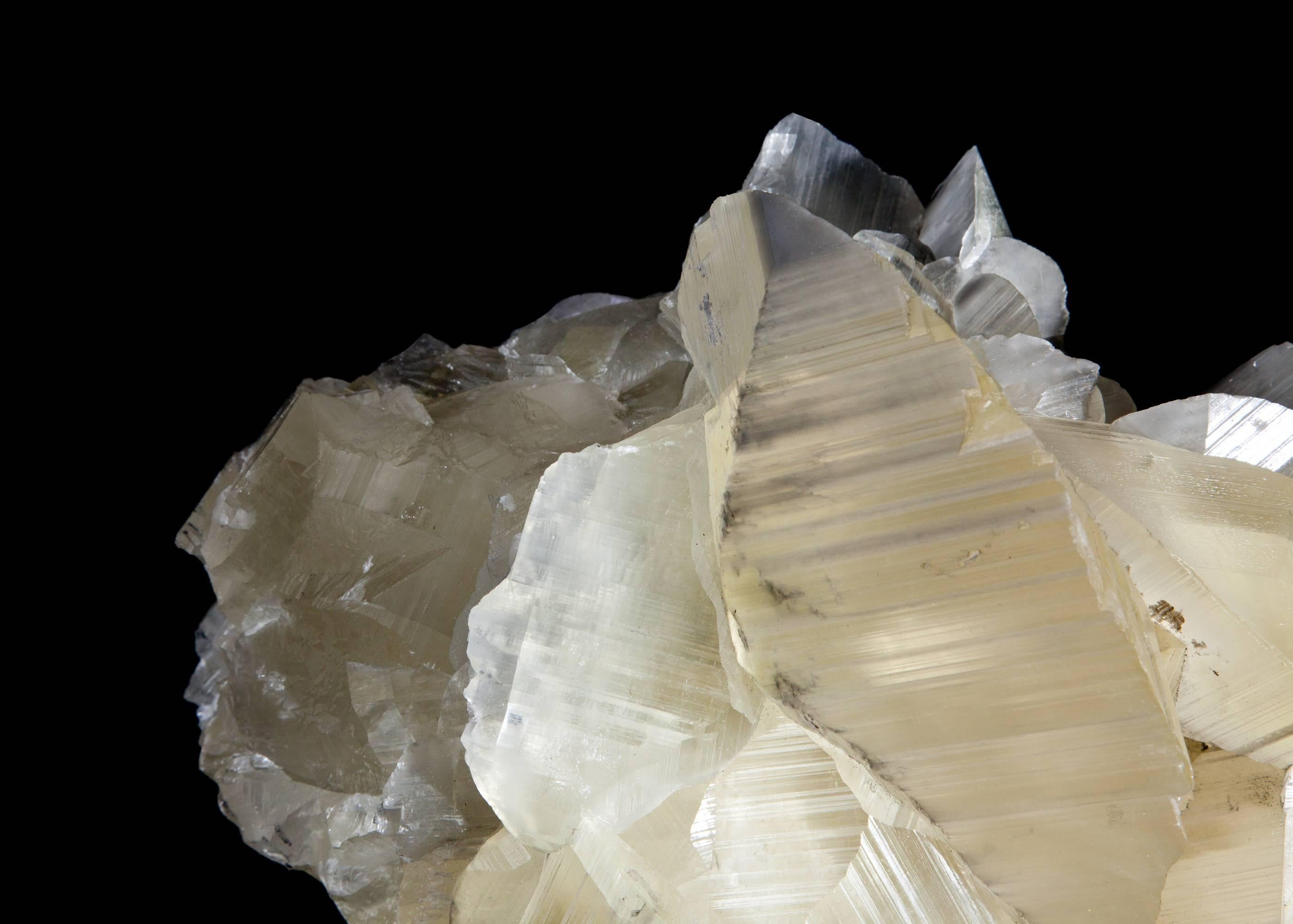 Mounted Large Yellow Calcite In Excellent Condition In London, GB