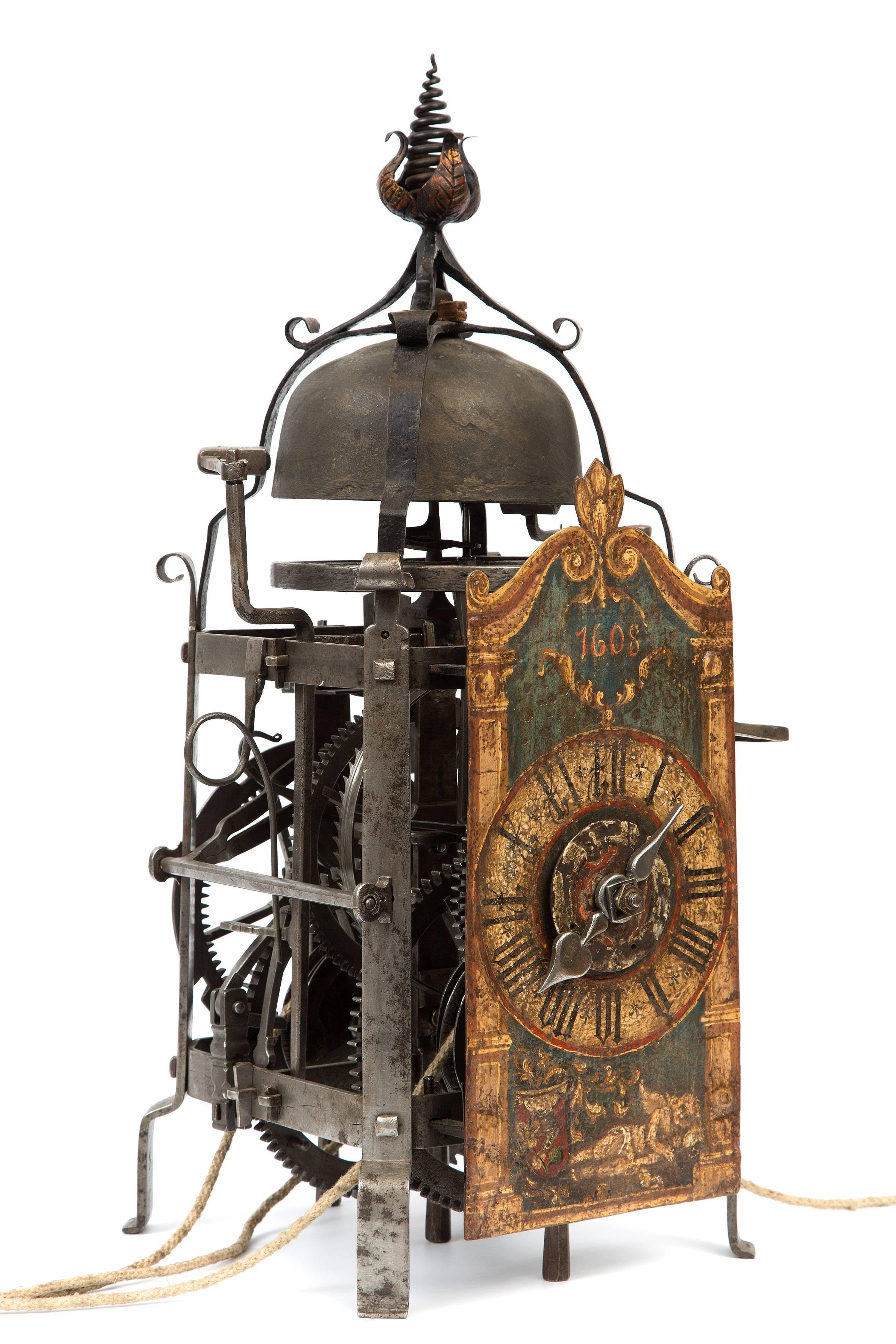 Good Iron Go and Striking Gothic Chamber Clock with Alarm Dated 1608 In Good Condition For Sale In Amsterdam, Noord Holland