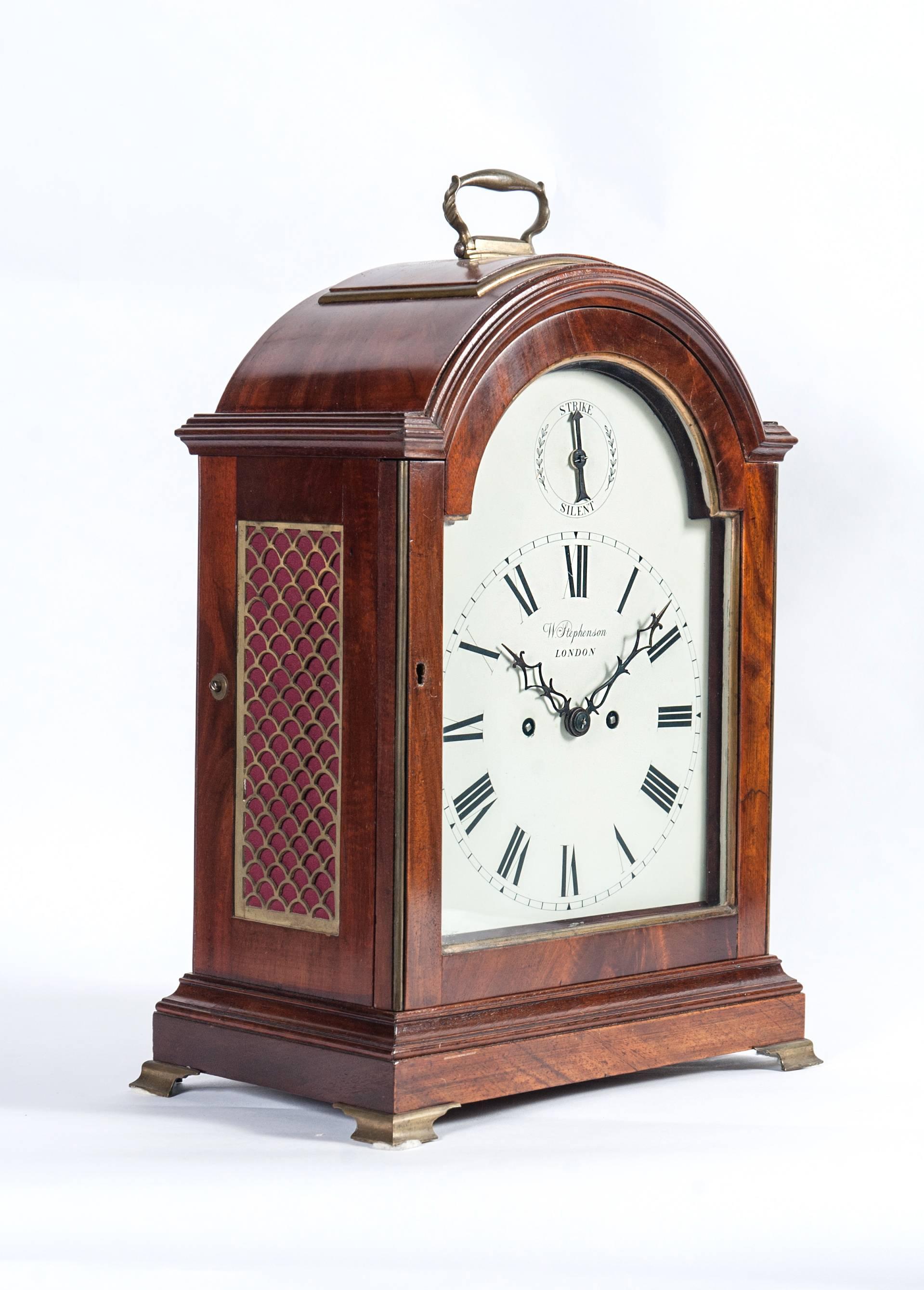 English Regency Mahogany Table Clock, circa 1800 In Good Condition For Sale In Amsterdam, Noord Holland