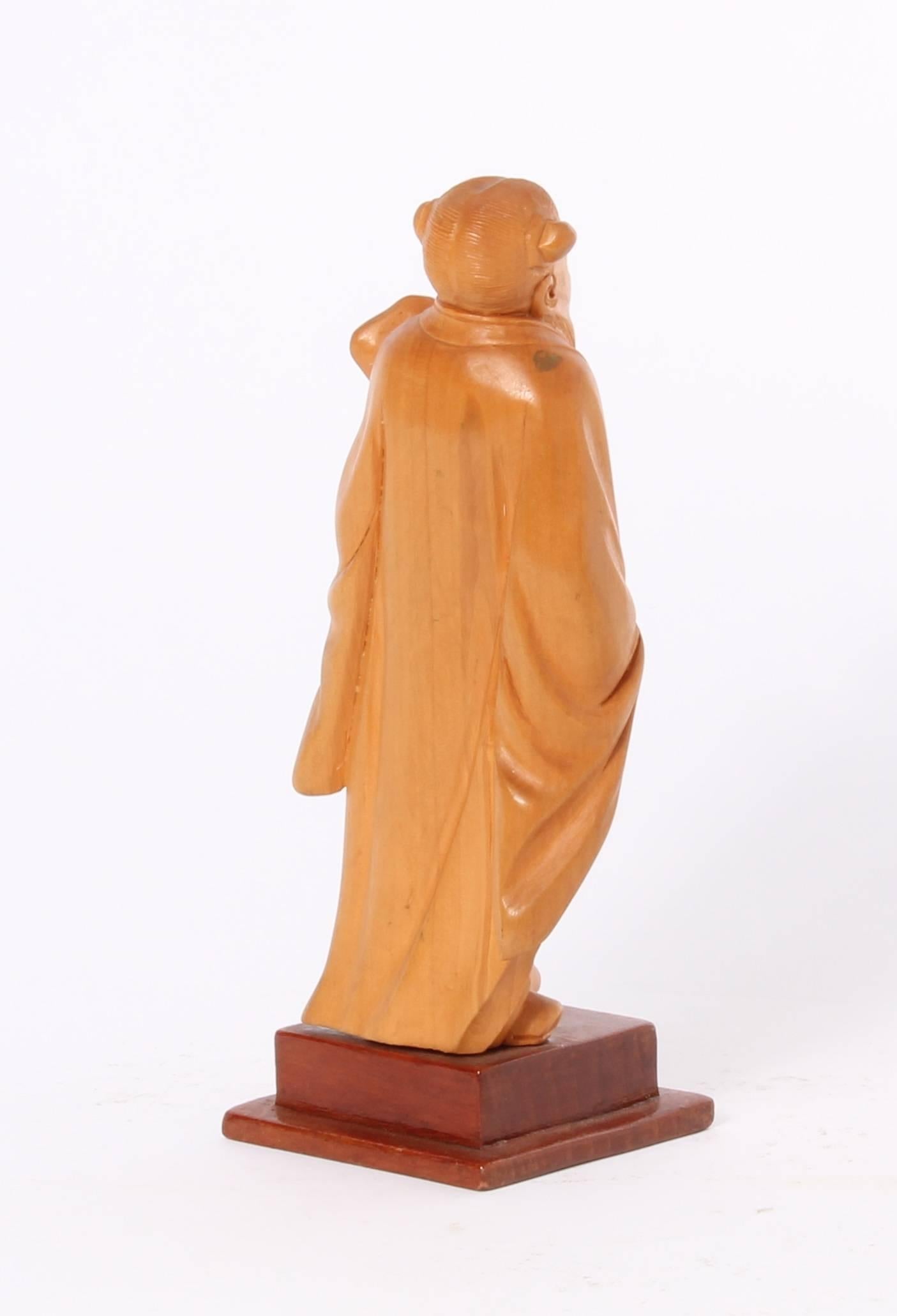 Lovely Chinese Carved Boxwood Sculpture of a Man, circa 1920 In Good Condition For Sale In Amsterdam, Noord Holland
